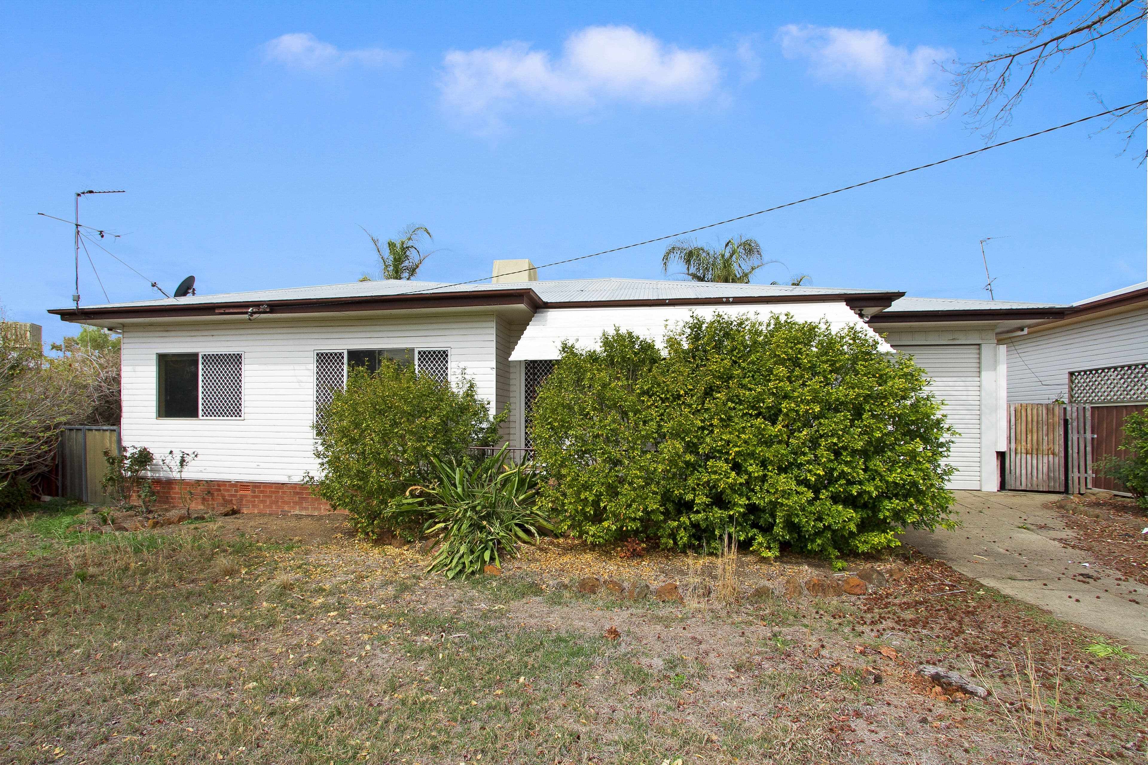 27 Garden Street, Tamworth NSW 2340, Tamworth - Image 1