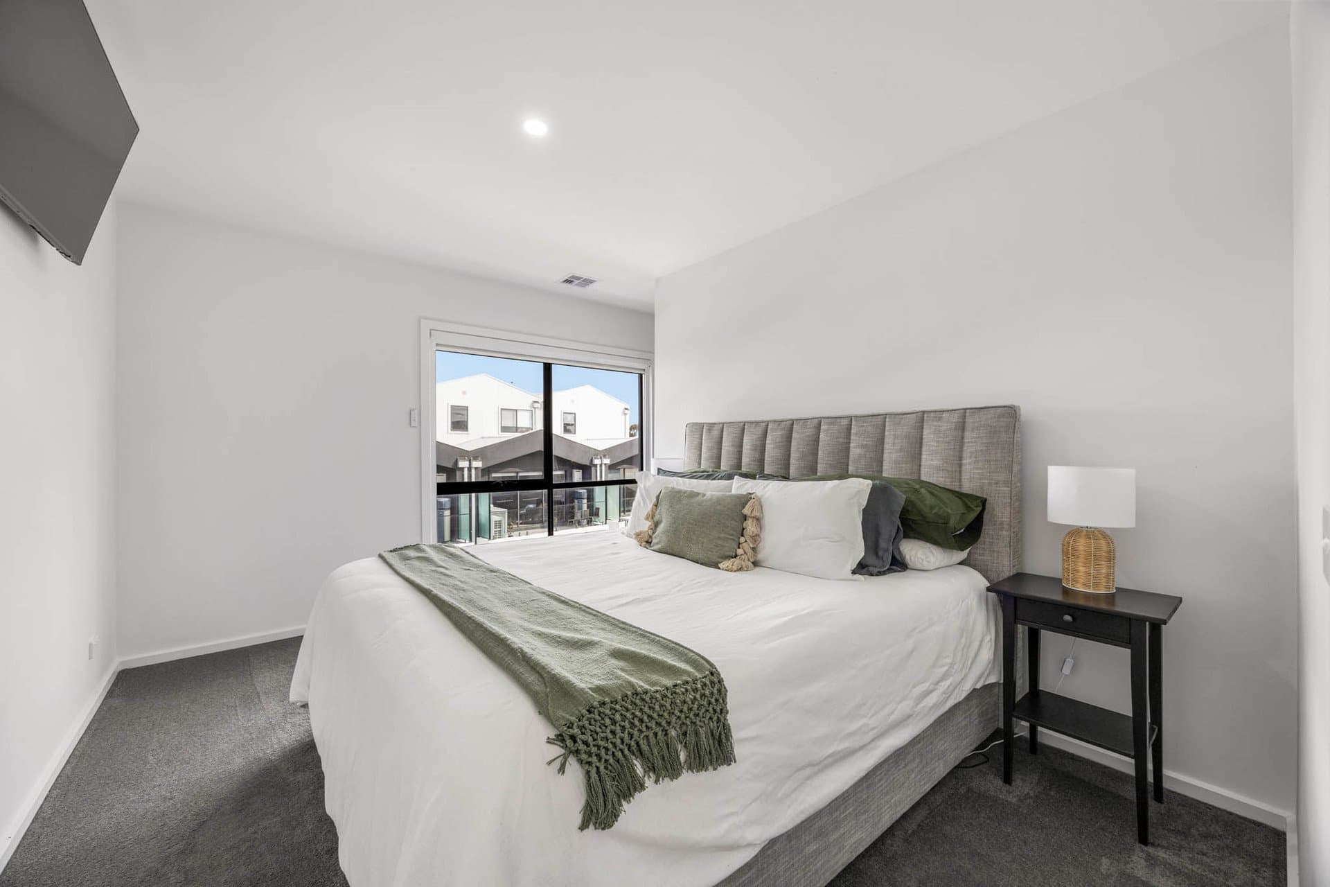 7 Tomkins Walk, Sydenham - Thumbnail 8