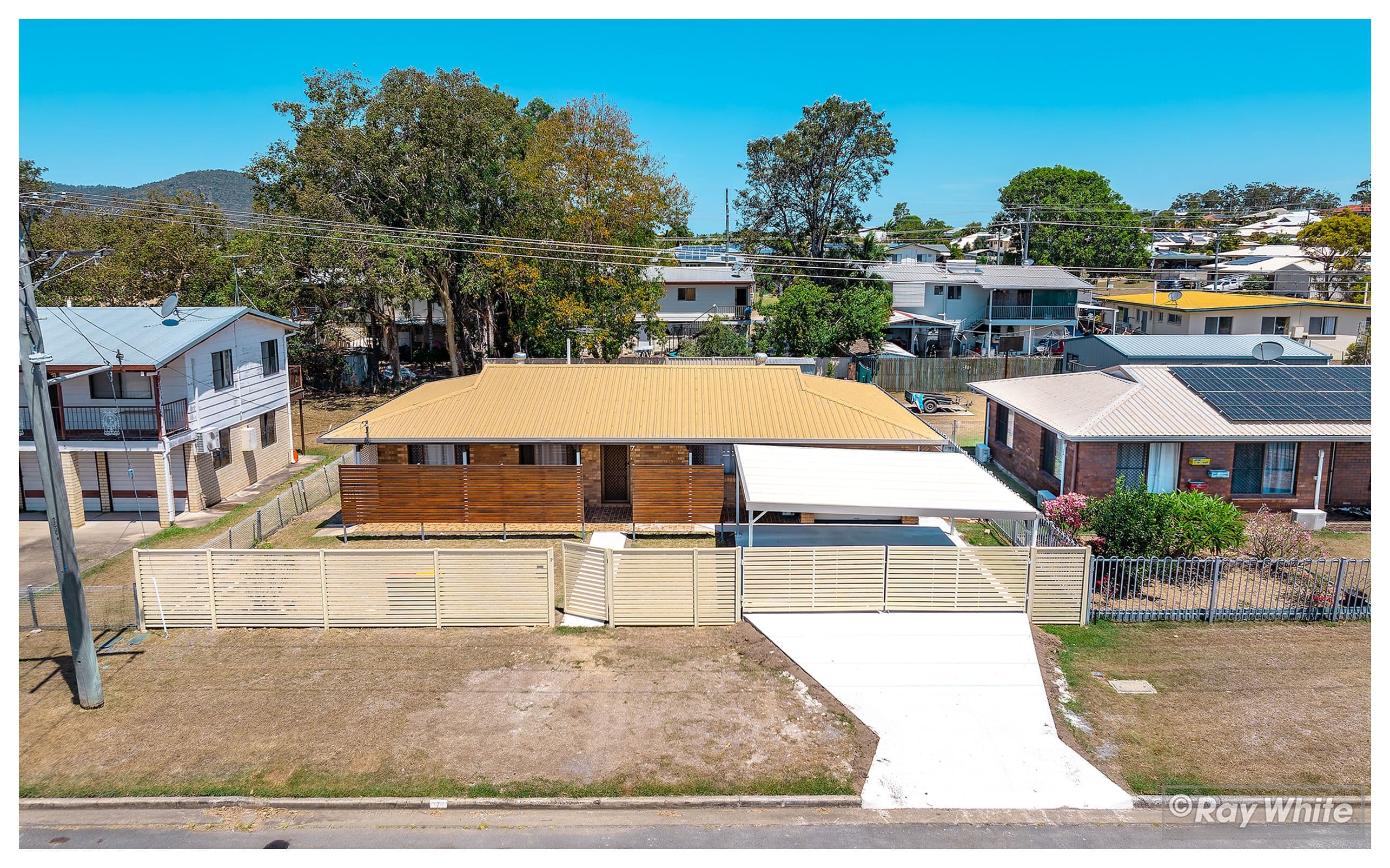 7 Capricorn Crescent, Norman Gardens QLD 4701, Norman Gardens - Image 1