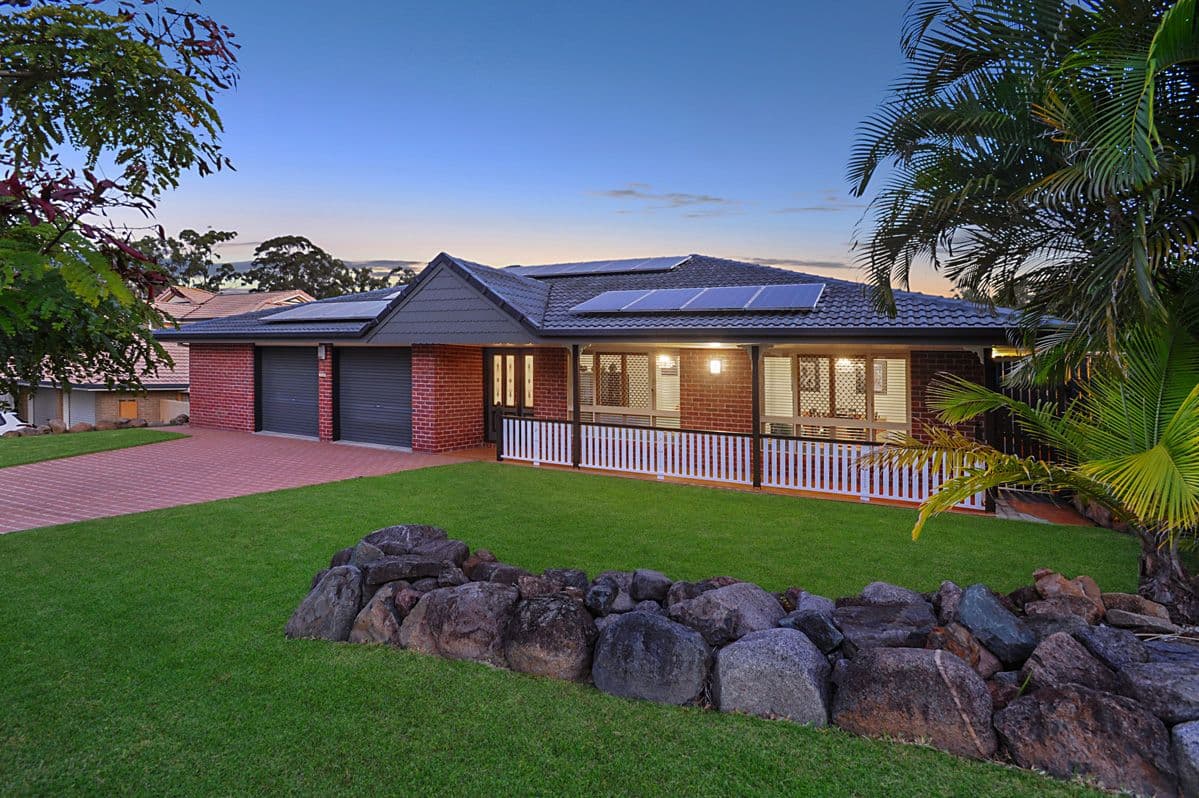 90 Albion Crescent, Greensborough, Greensborough - Thumbnail 2