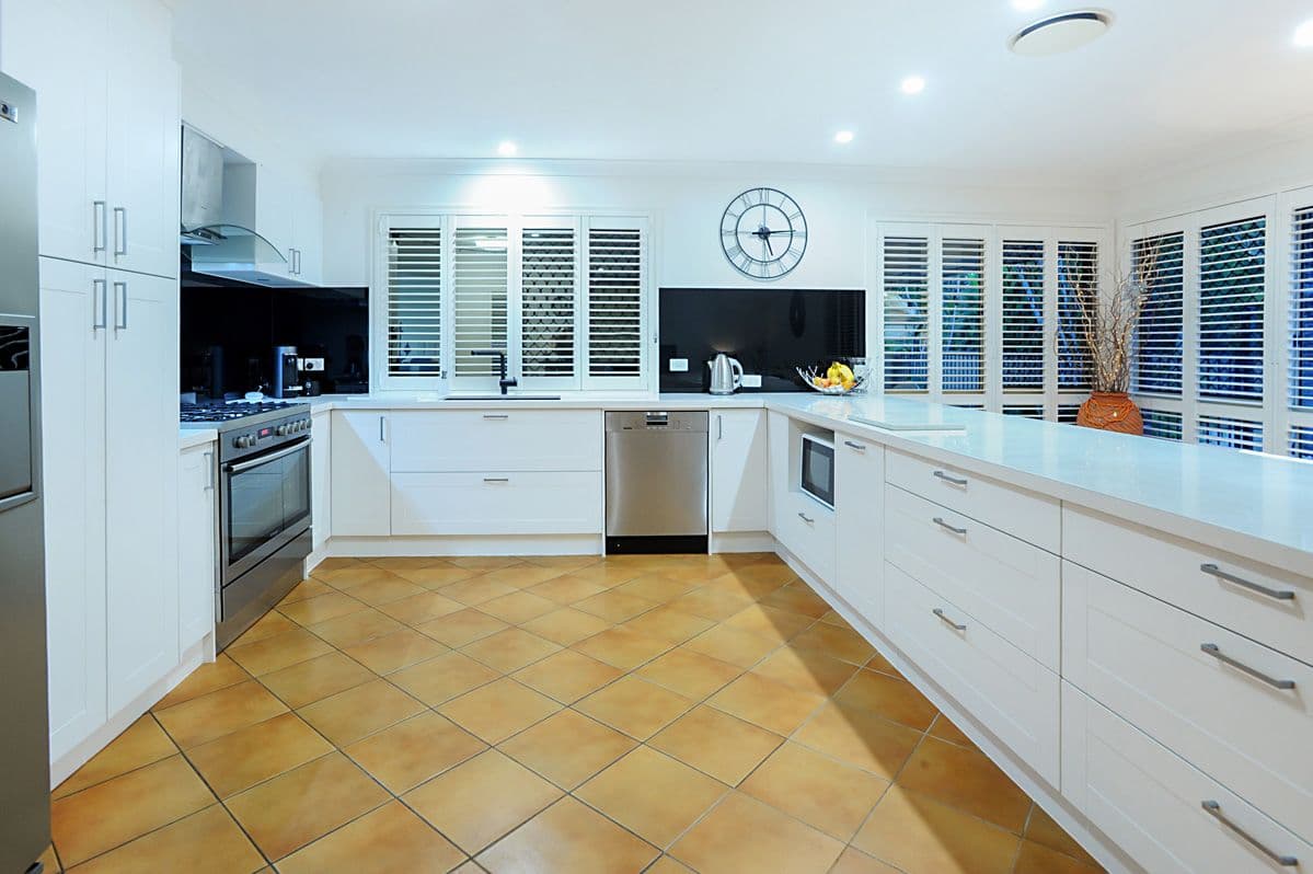 90 Albion Crescent, Greensborough, Greensborough - Thumbnail 5