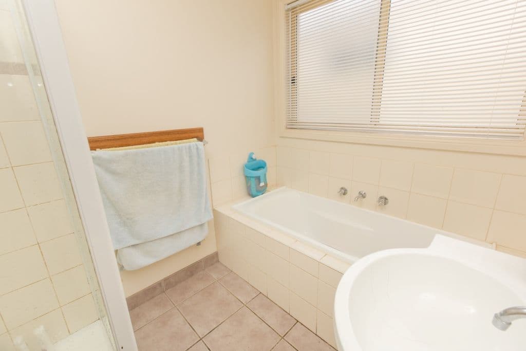 4 Lisa Court, MILDURA VIC 3500, Mildura - Thumbnail 6