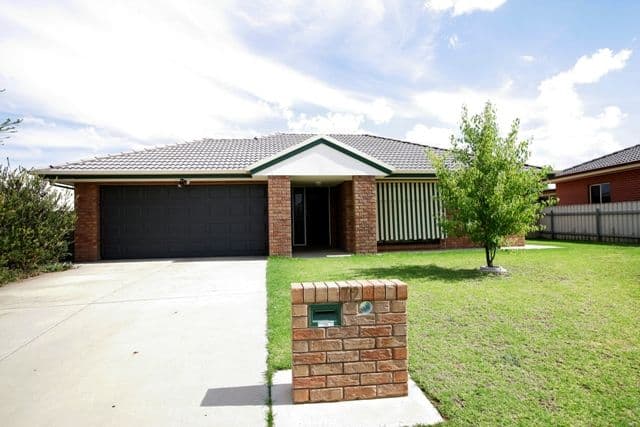 72 Yentoo Drive, GLENFIELD PARK NSW 2650, Glenfield Park - Image 1