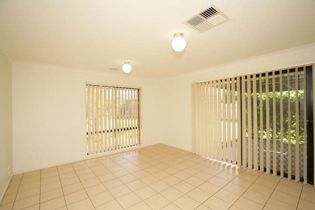 72 Yentoo Drive, GLENFIELD PARK NSW 2650, Glenfield Park - Thumbnail 6