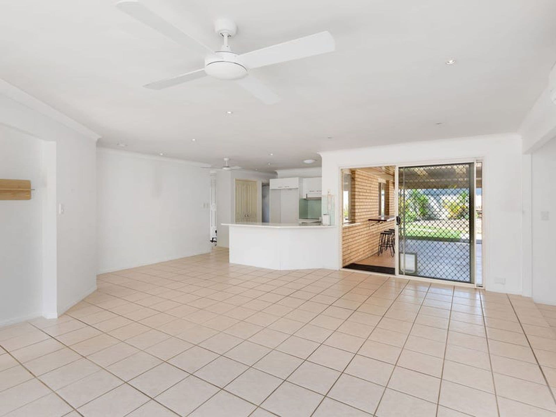 3 Silverbirch Court , Landsborough, Landsborough - Thumbnail 2