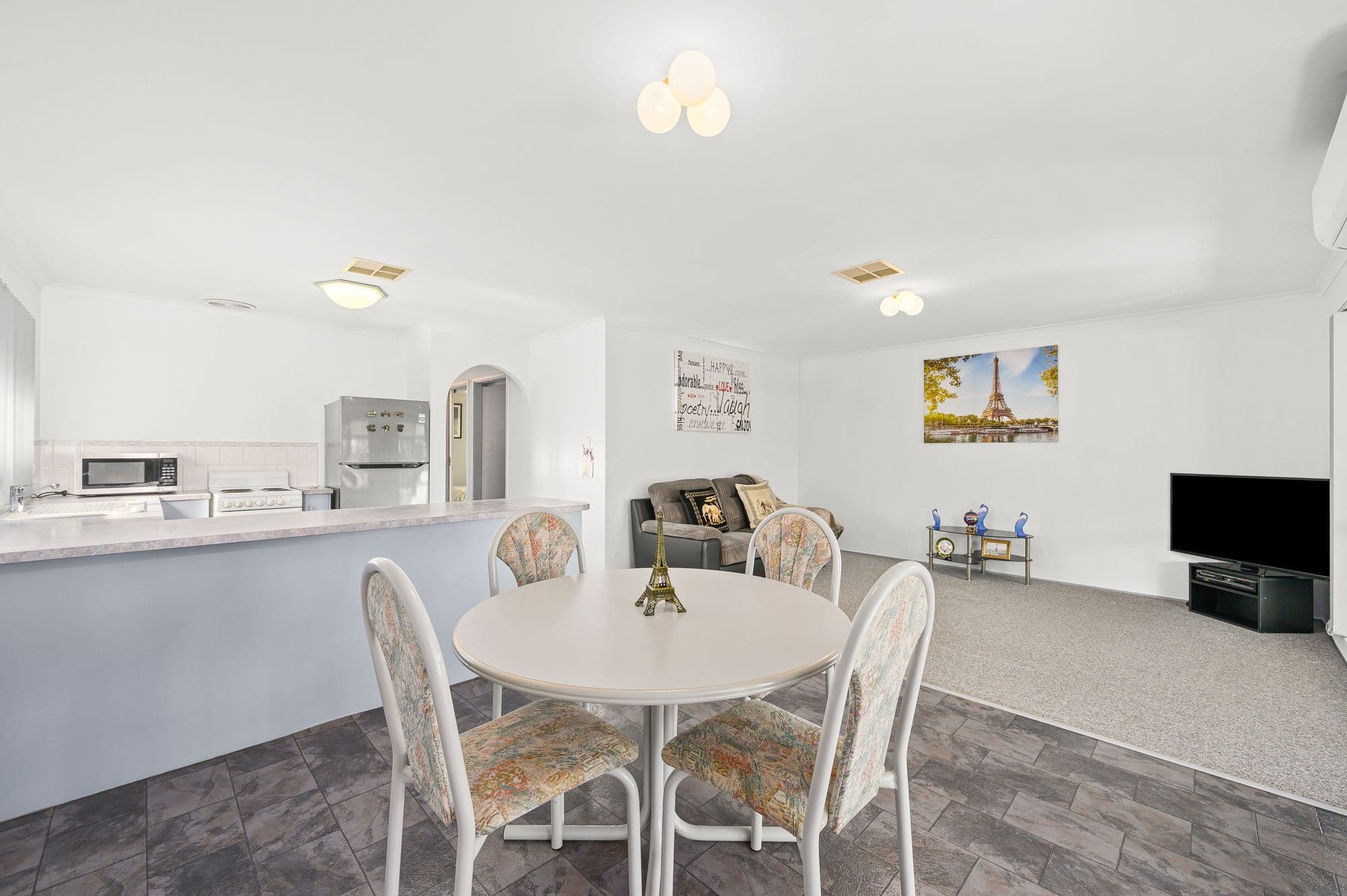 7 Gillian Close, Noarlunga Downs SA 5168, Noarlunga Downs - Thumbnail 3