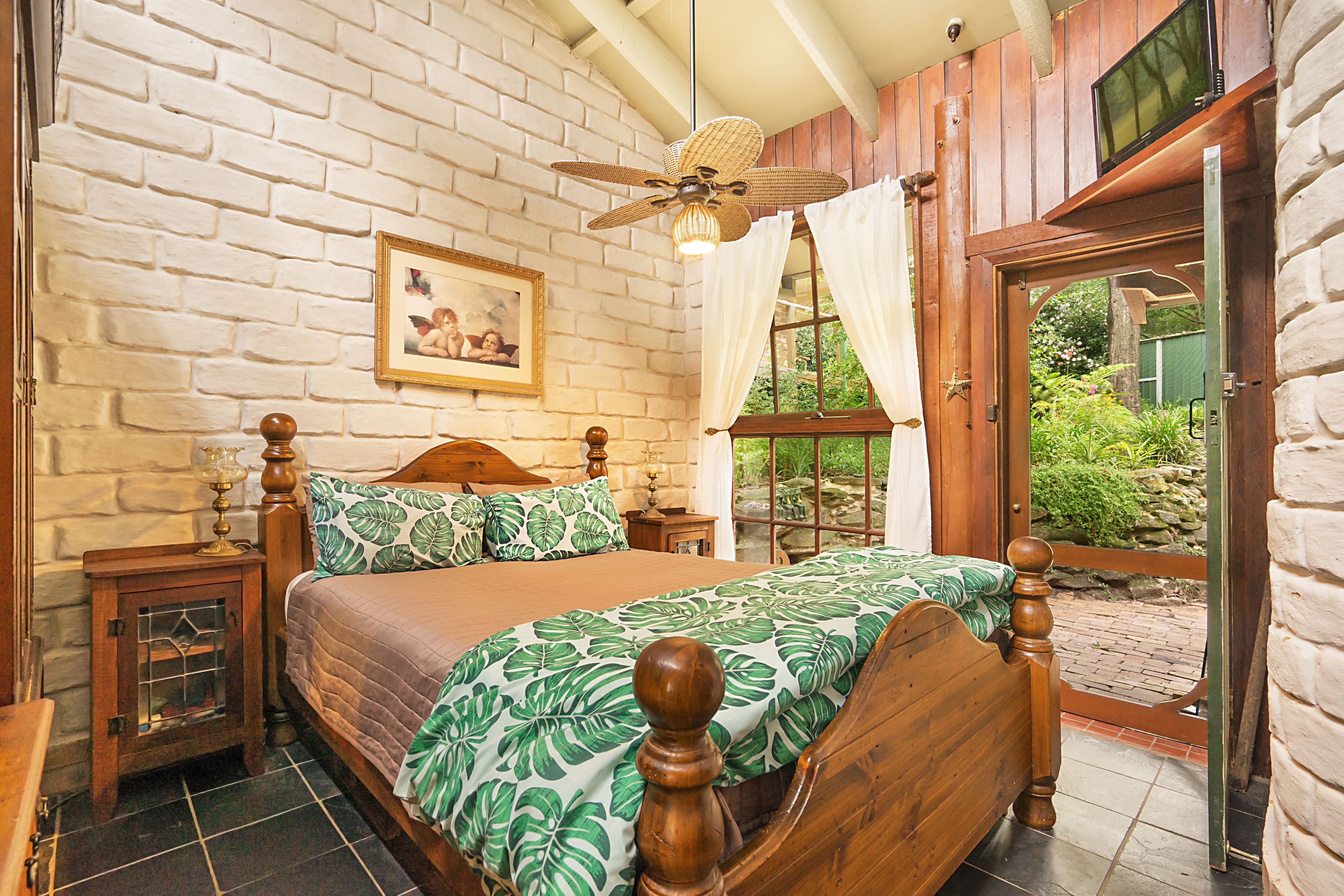 506 Empire Bay Drive, Bensville - Thumbnail 3