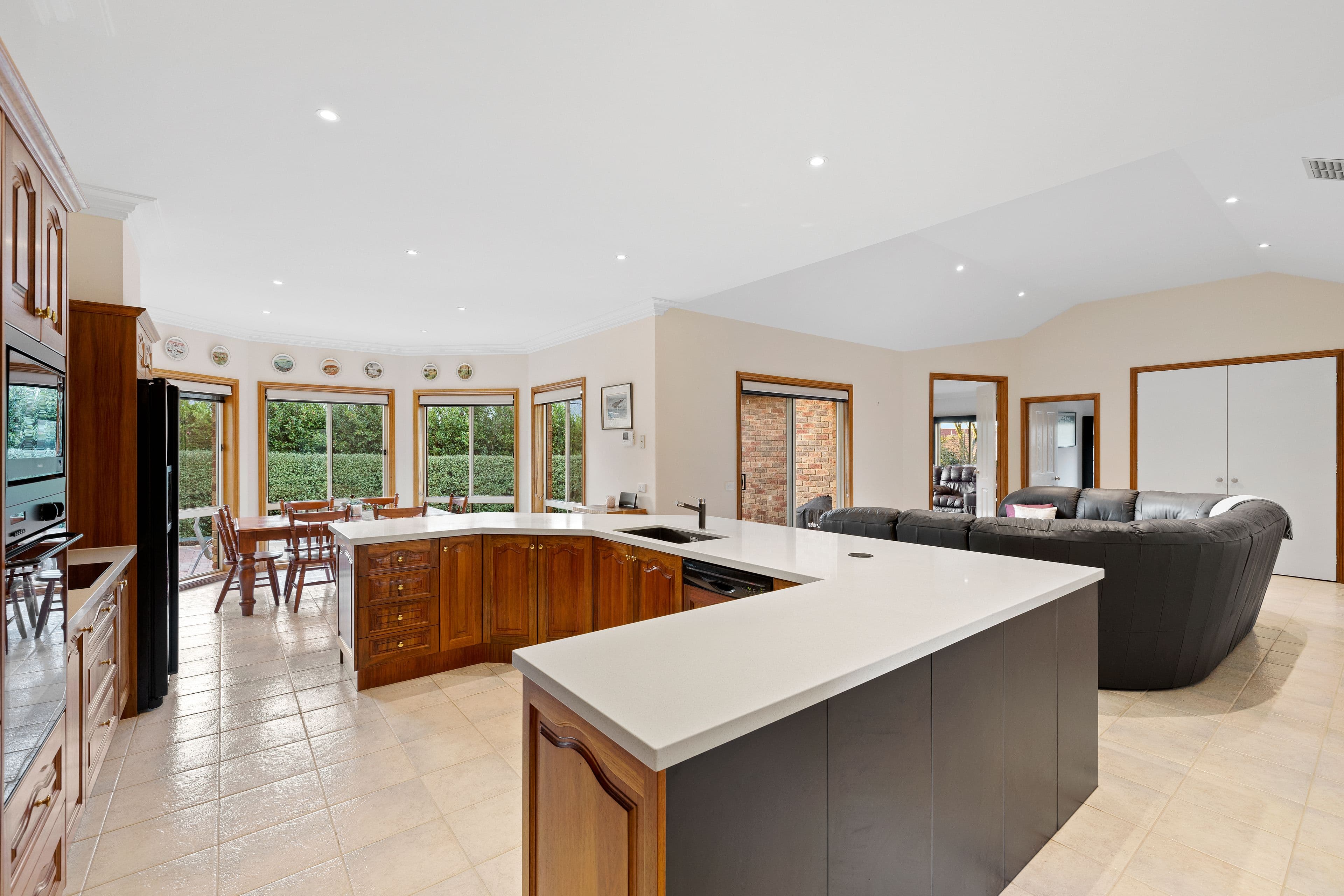 22 Heritage Way, Lysterfield VIC 3156, Lysterfield - Thumbnail 2
