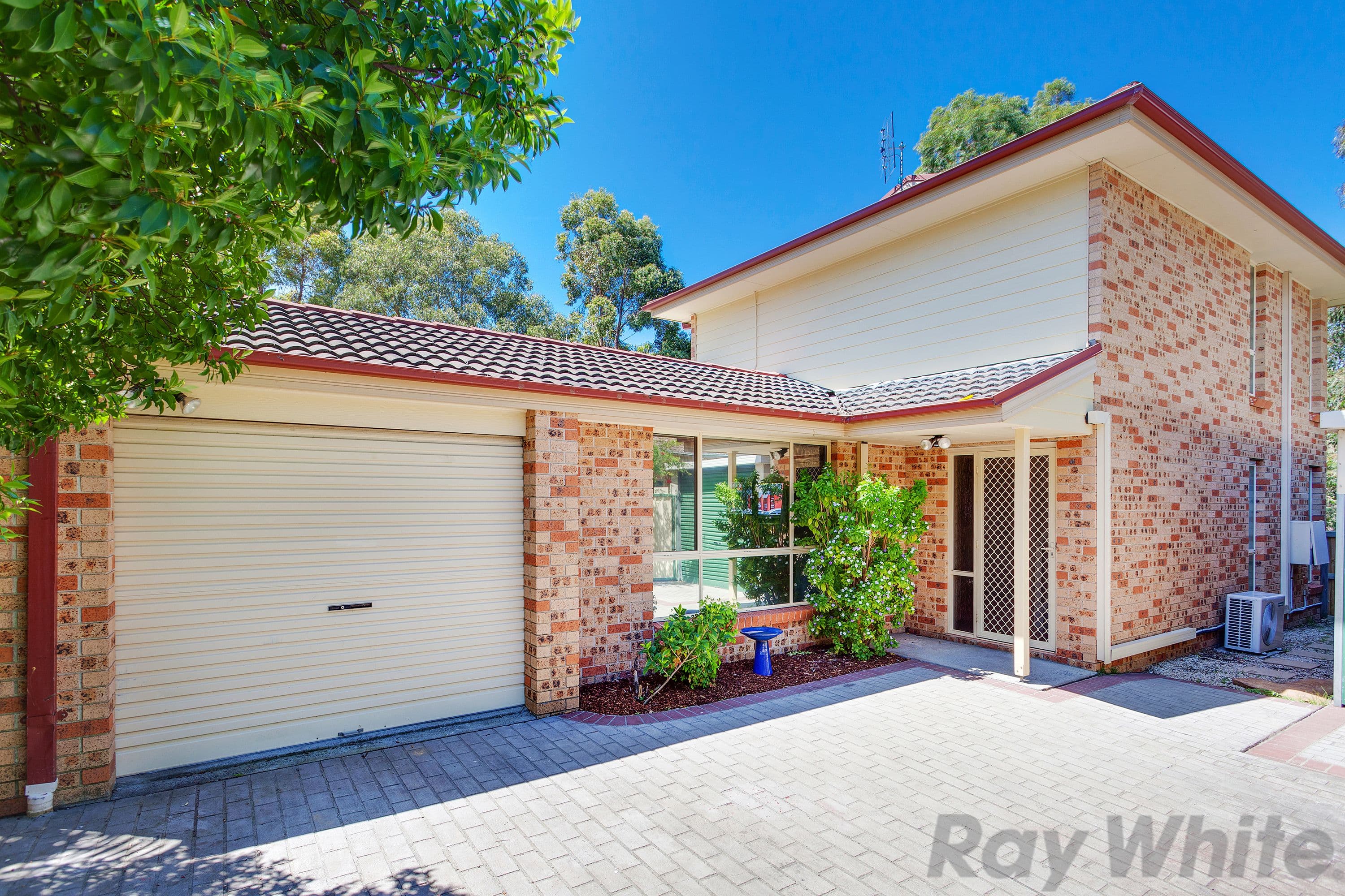 14 Lonsdale Close, Lake Haven - Image 1