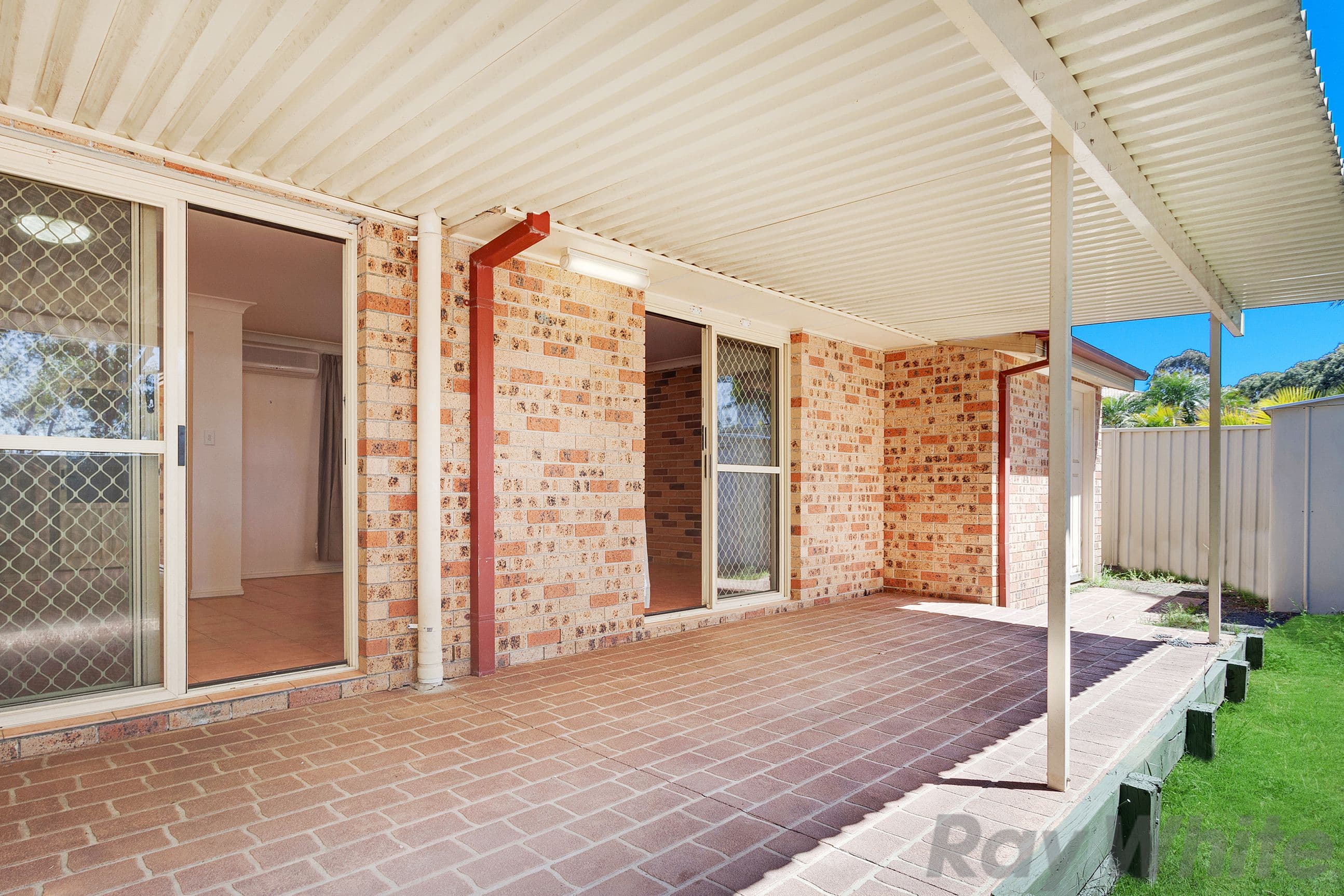 14 Lonsdale Close, Lake Haven - Thumbnail 3