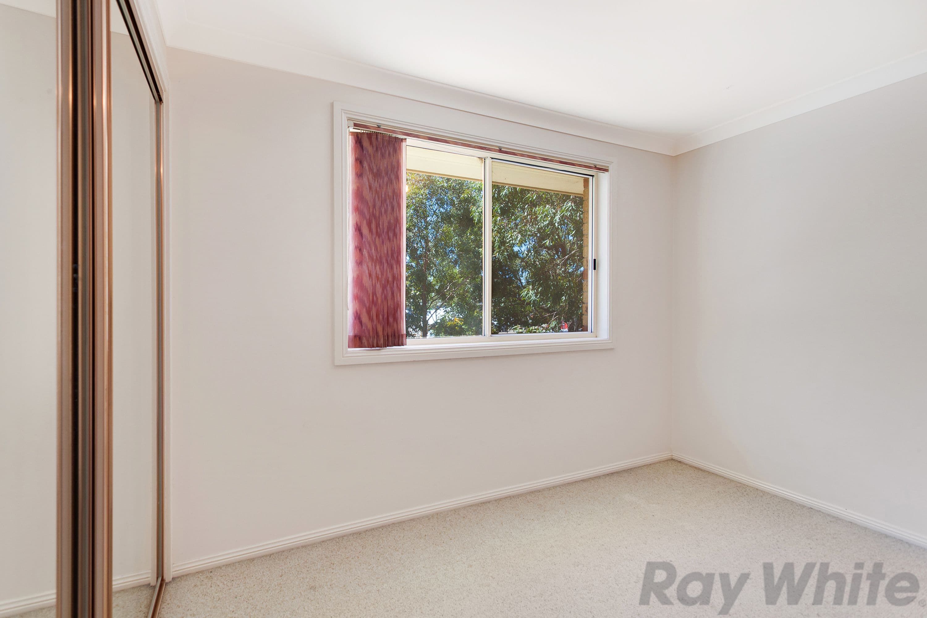 14 Lonsdale Close, Lake Haven - Thumbnail 6