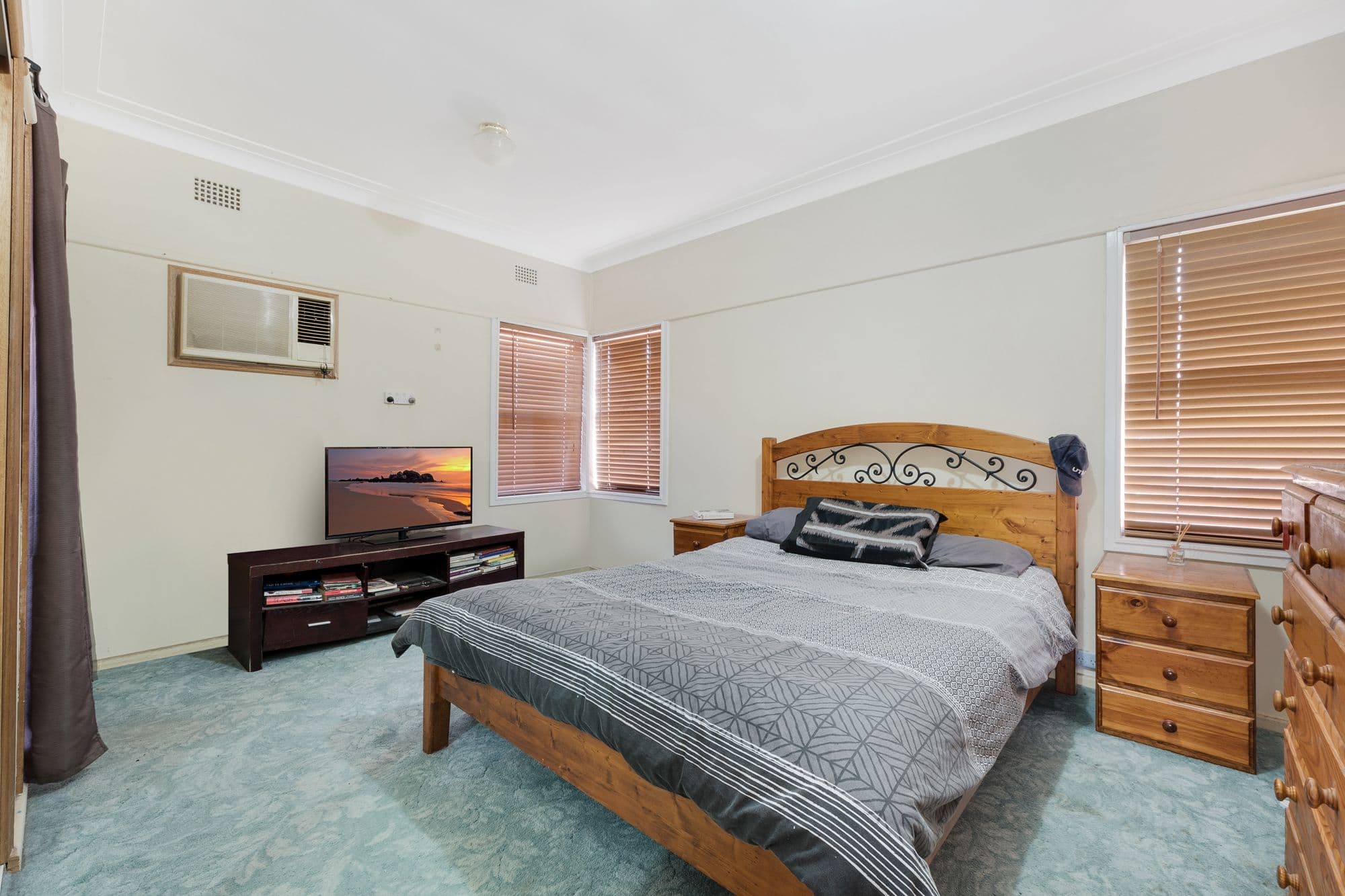 13 Hilltop Crescent, Campbelltown - Thumbnail 5