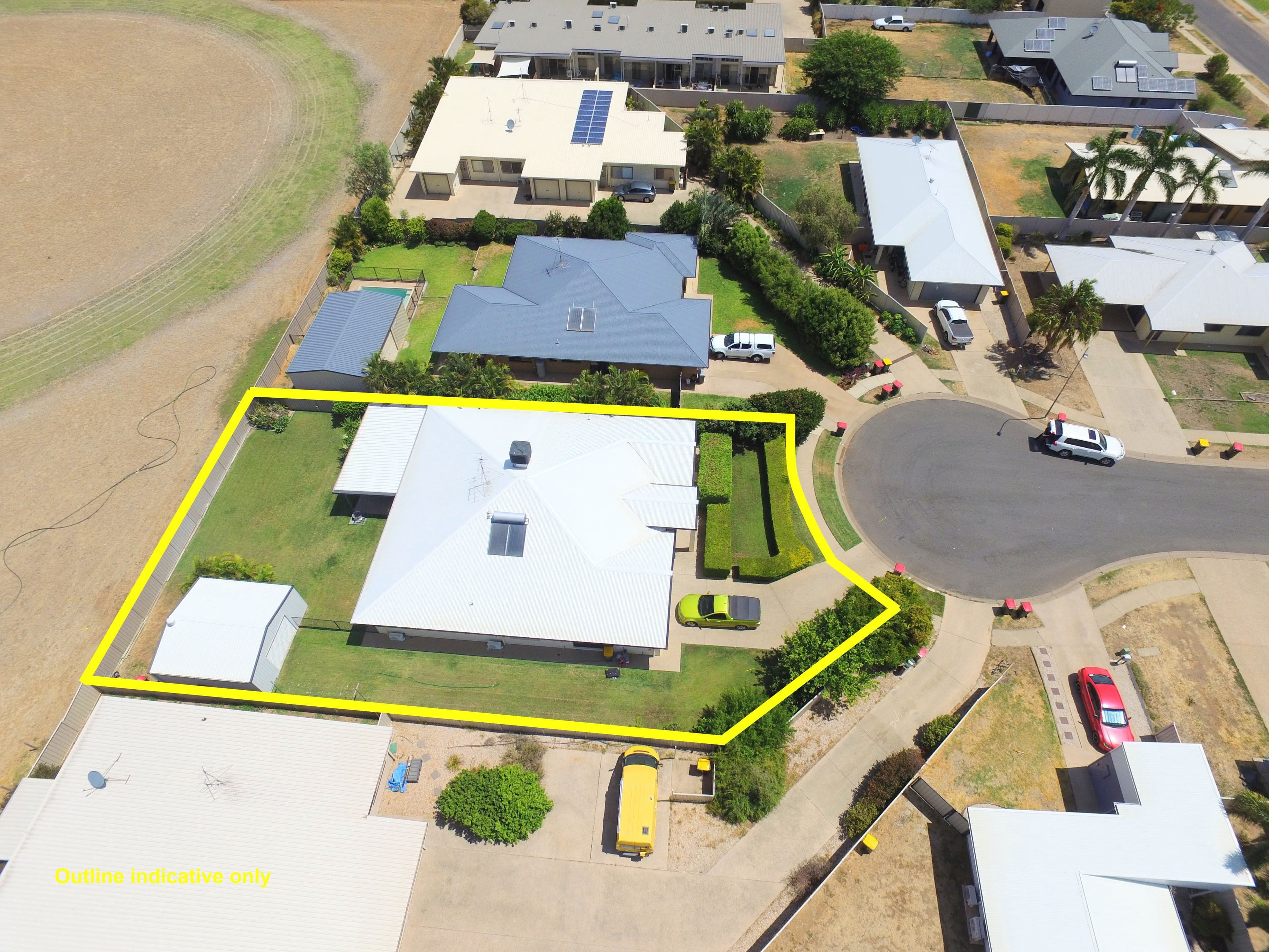 19 Charlton Street, Emerald QLD 4720, Emerald - Thumbnail 2