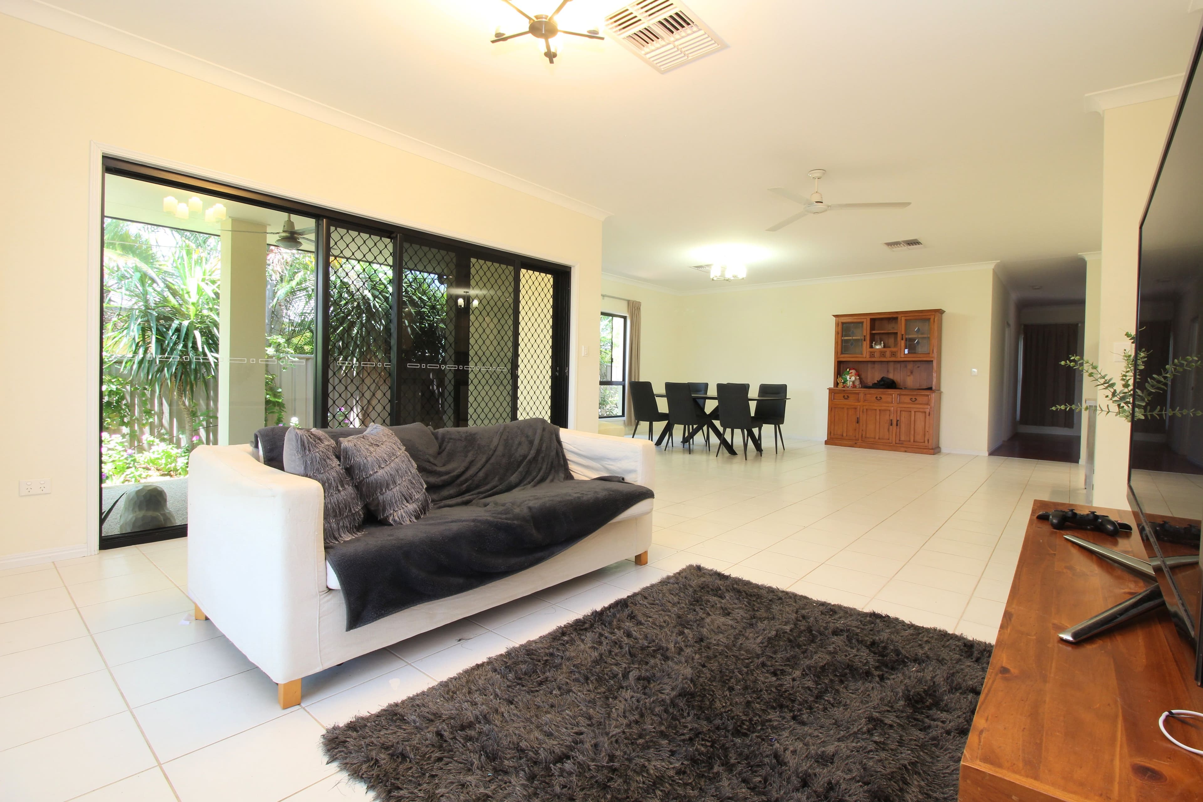 19 Charlton Street, Emerald QLD 4720, Emerald - Thumbnail 4
