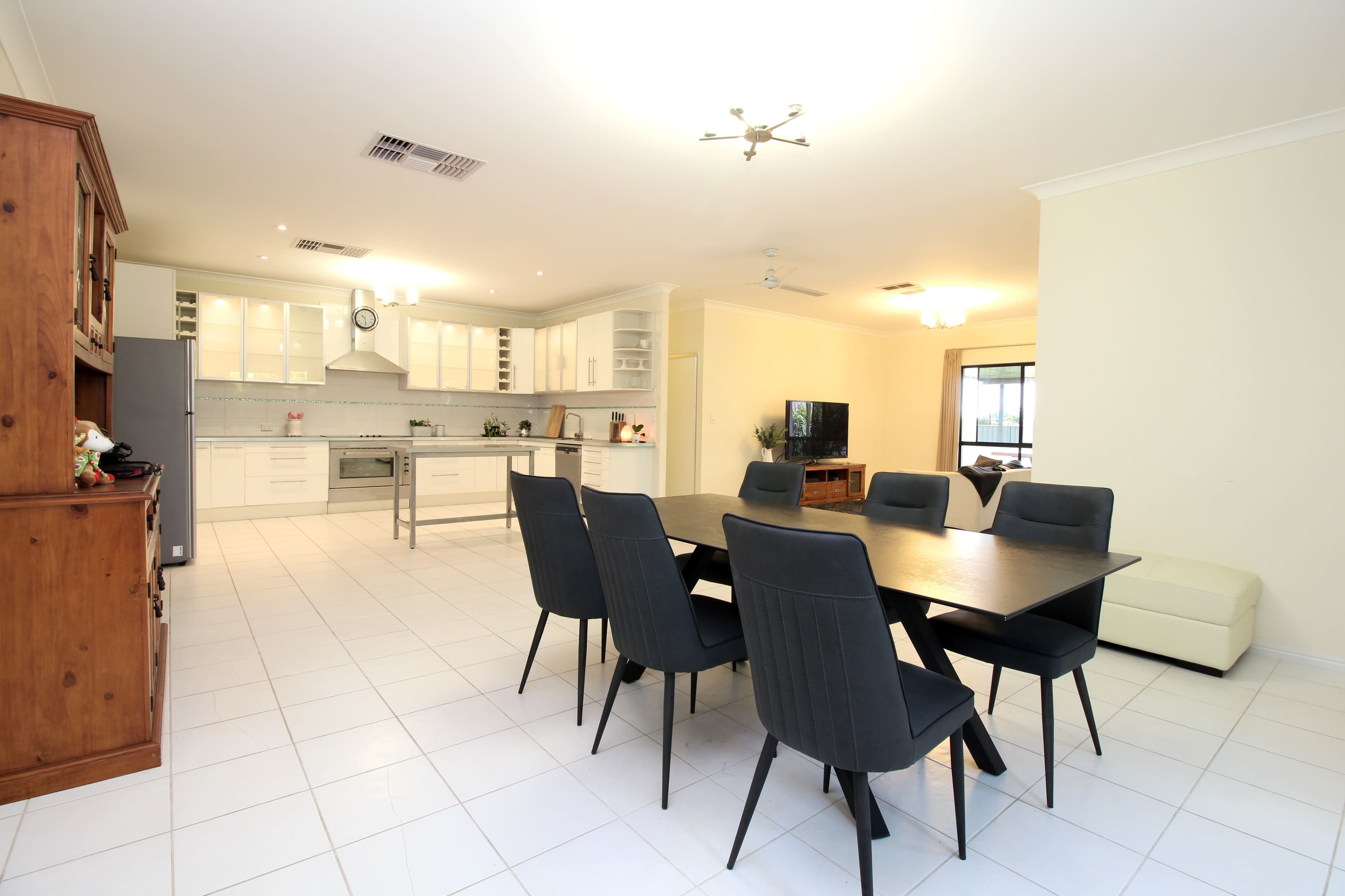 19 Charlton Street, Emerald QLD 4720, Emerald - Thumbnail 7