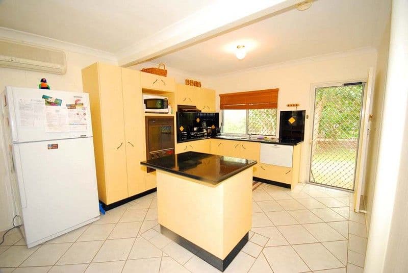 33 Pandanus Street, YEPPOON QLD 4703, Yeppoon - Thumbnail 2