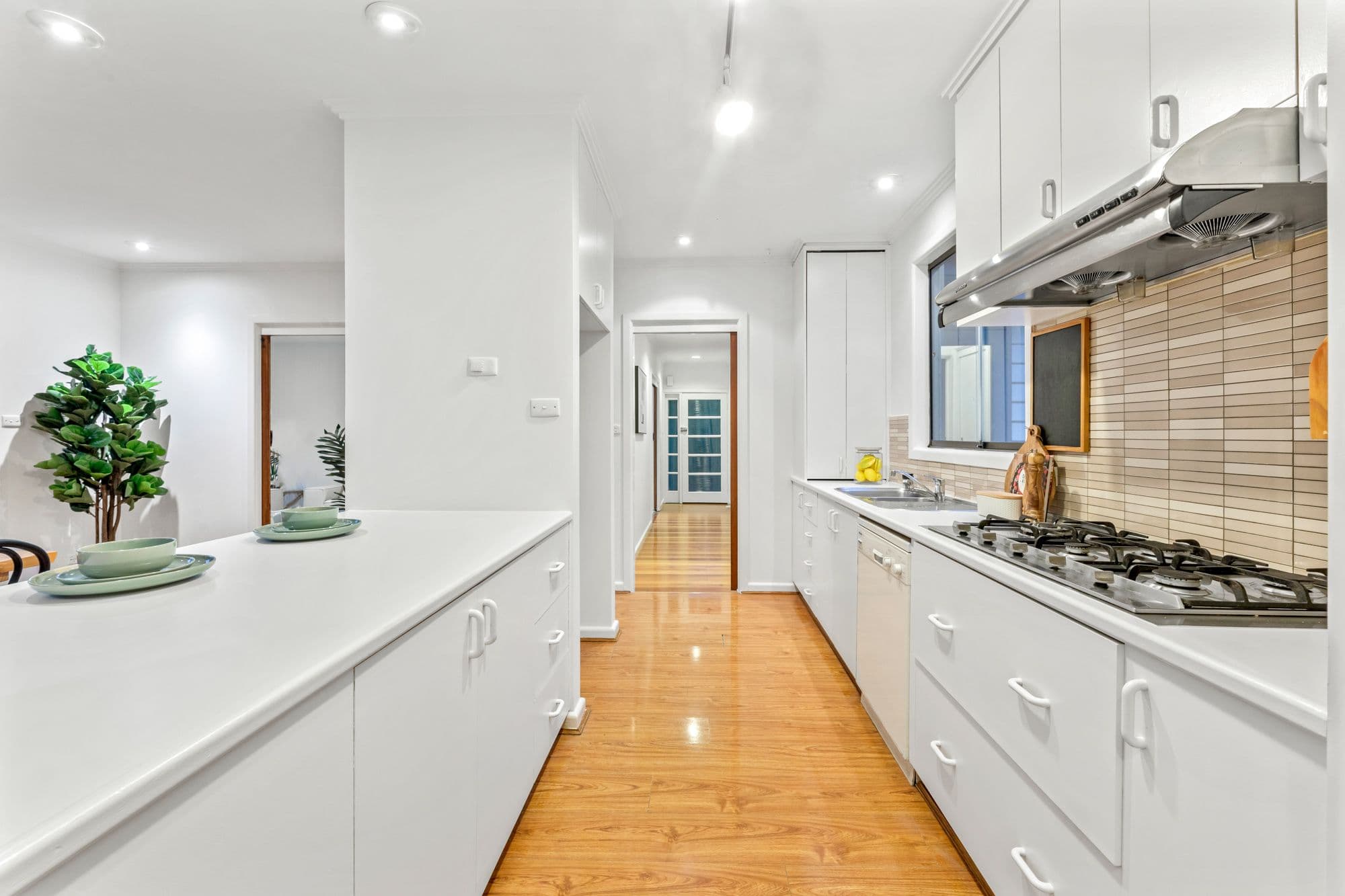7 Eyre Street, Burwood VIC 3125, Burwood - Thumbnail 2