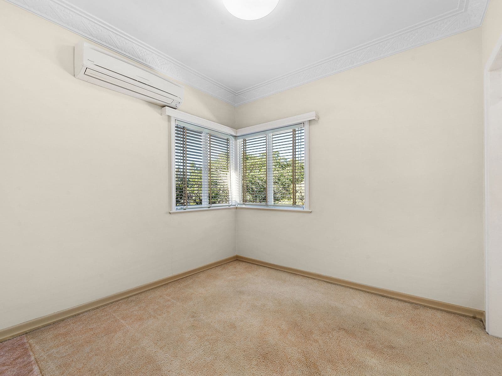 14 Servius Avenue, Seven Hills QLD 4170, Seven Hills - Thumbnail 4