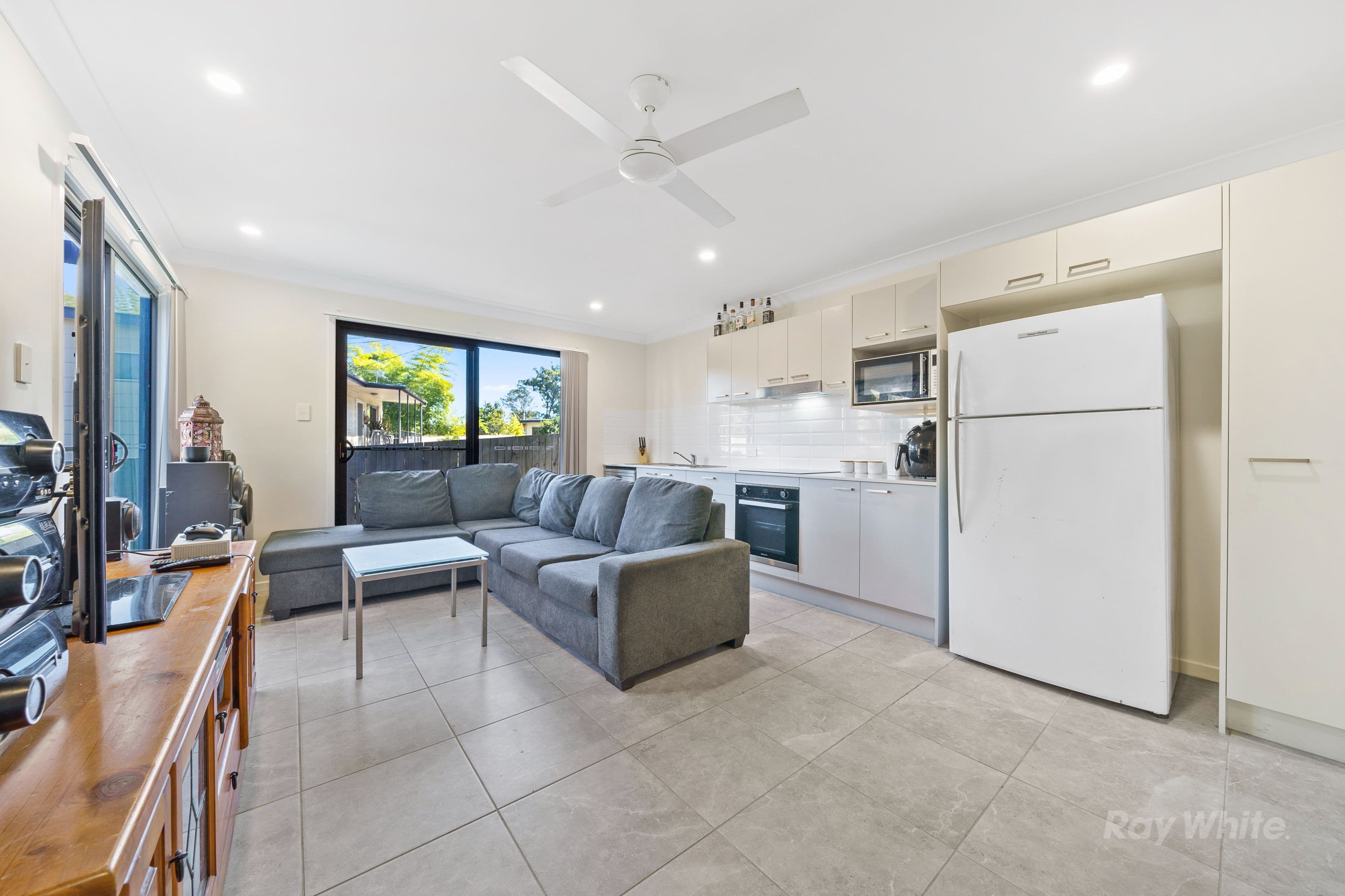129-131 Queens Road, Kingston QLD 4114, Kingston - Thumbnail 3