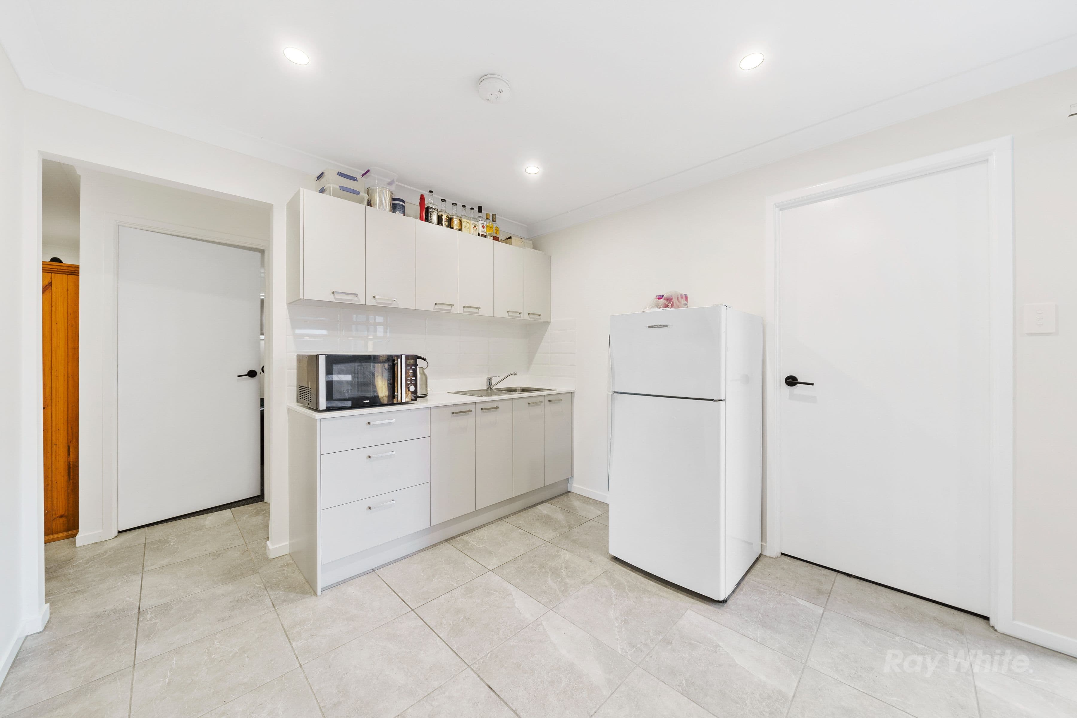 129-131 Queens Road, Kingston QLD 4114, Kingston - Thumbnail 5