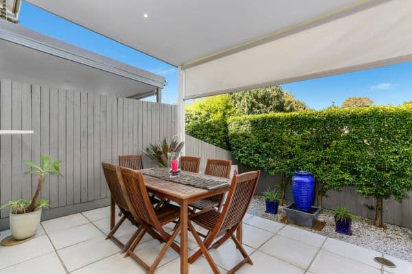 26 Eversley Terrace, Yeronga QLD 4104, Yeronga - Thumbnail 2