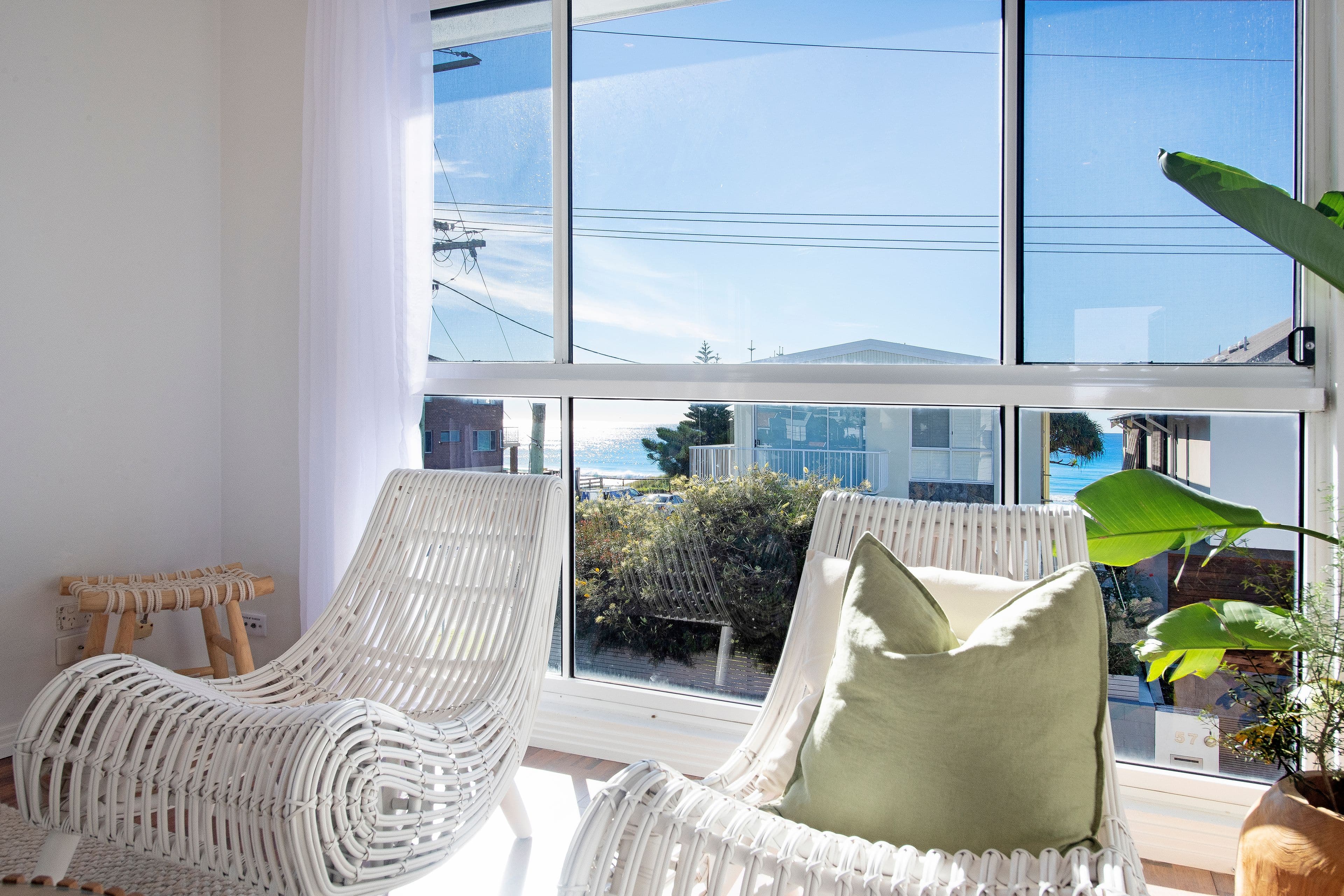 4 Seabeach Avenue, Mermaid Beach QLD 4218, Mermaid Beach - Thumbnail 6