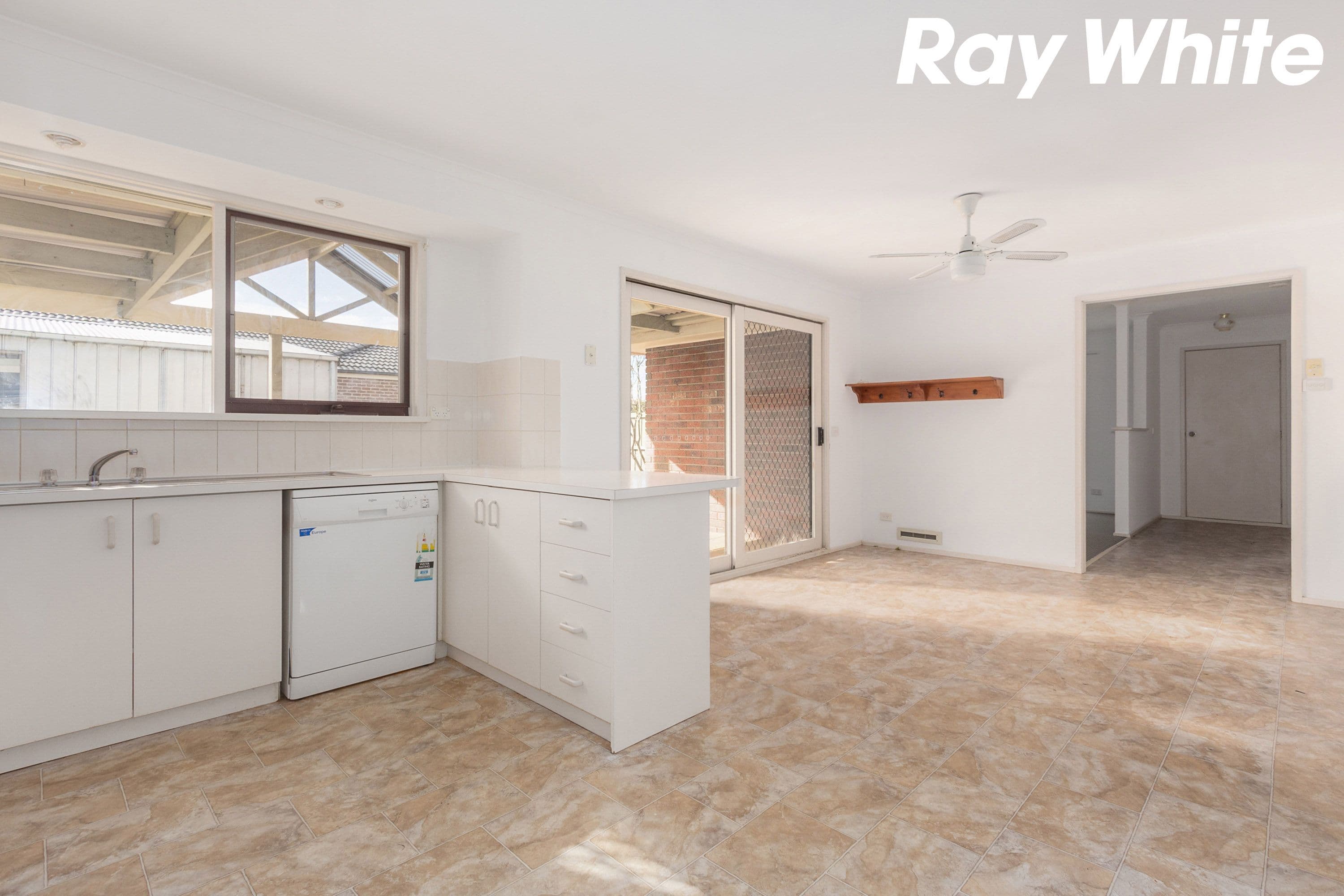 17 Dunbarton Drive, Pakenham VIC 3810, Pakenham - Thumbnail 3