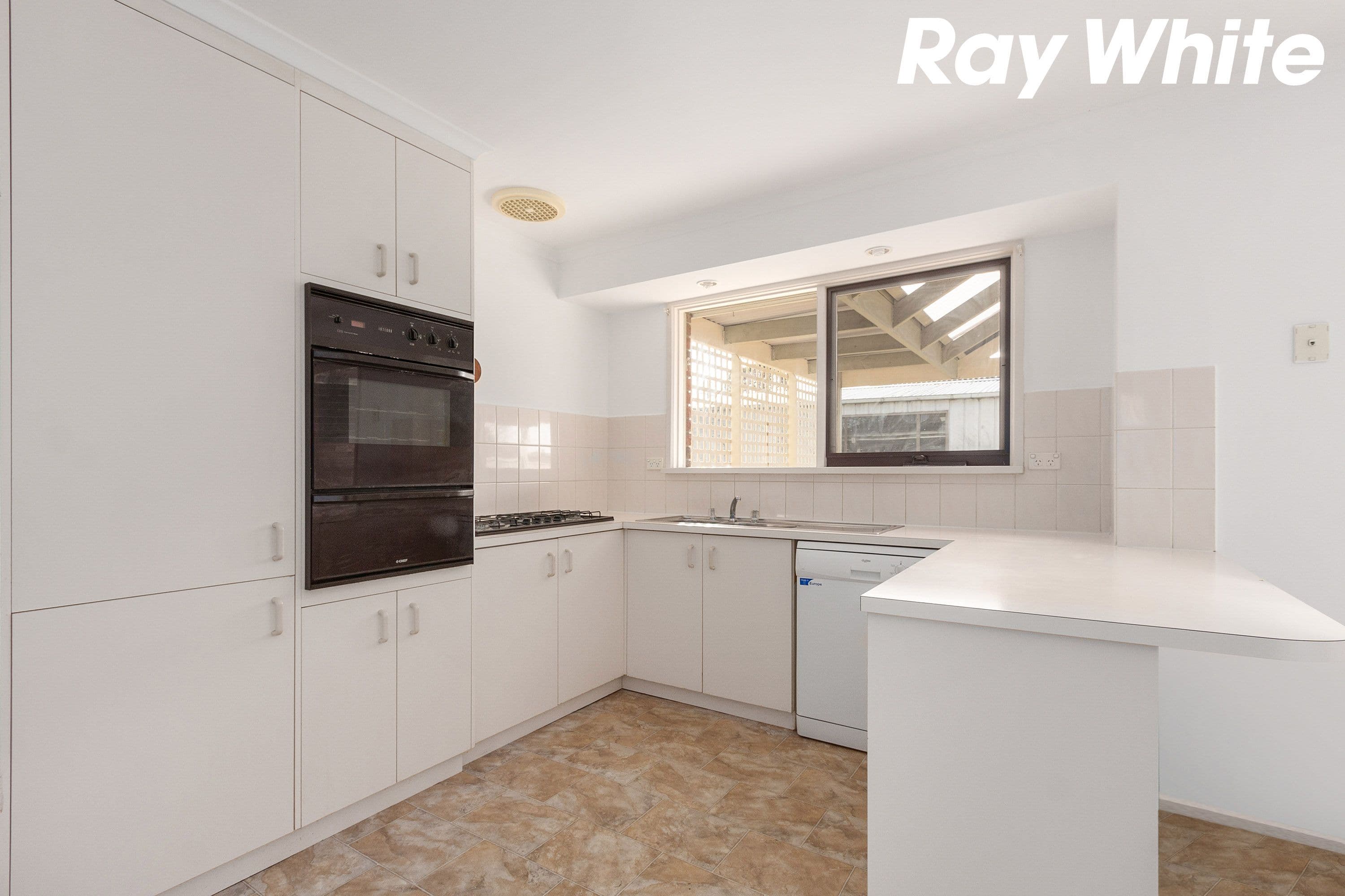 17 Dunbarton Drive, Pakenham VIC 3810, Pakenham - Thumbnail 4