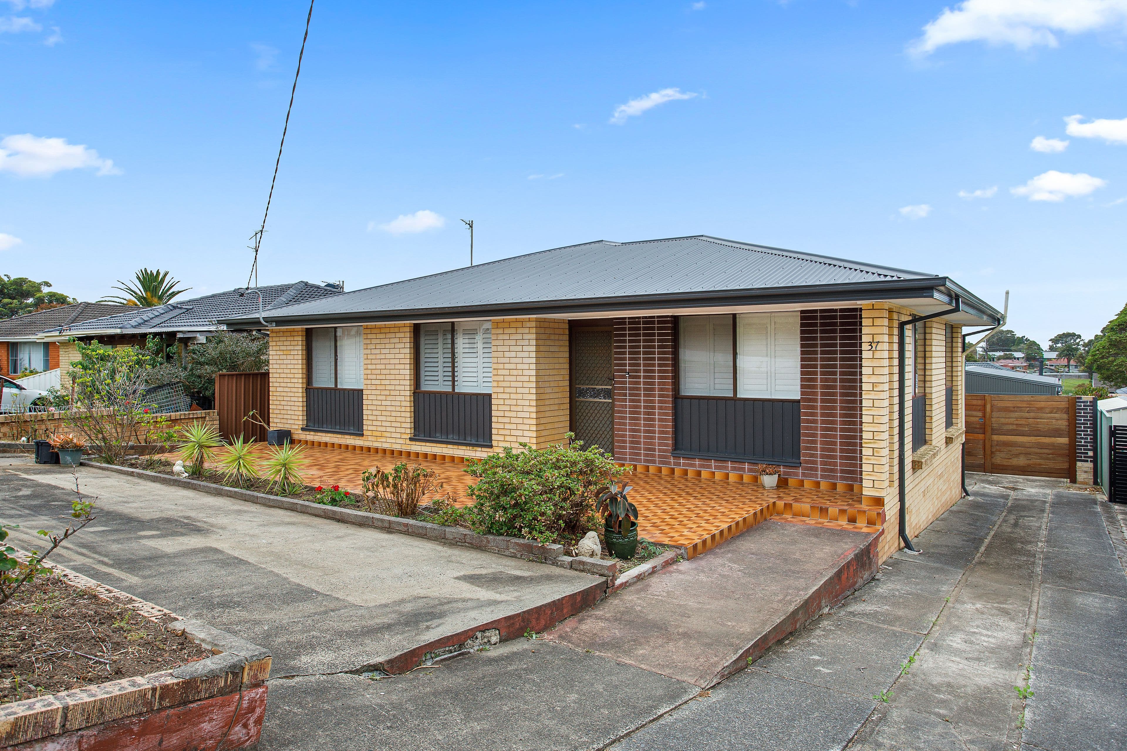 37 Phillip Crescent, Barrack Heights NSW 2528, Barrack Heights - Image 1