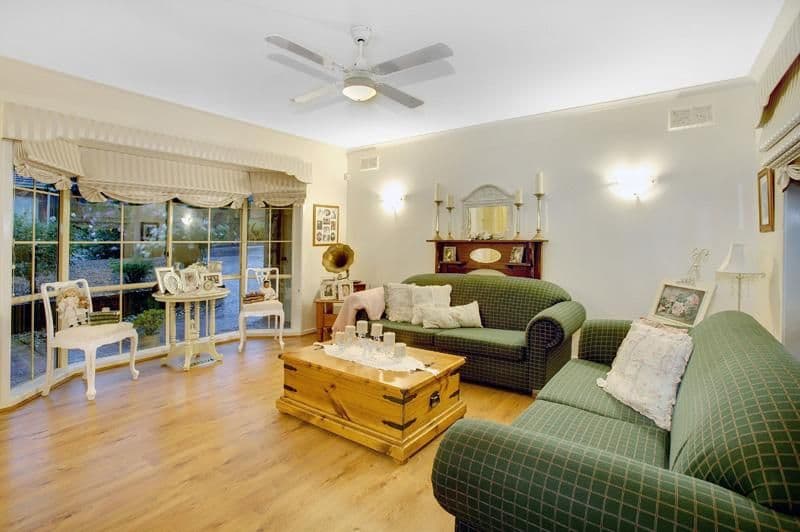 9 Autumn Rise, BUNDOORA VIC 3083, Bundoora - Thumbnail 2