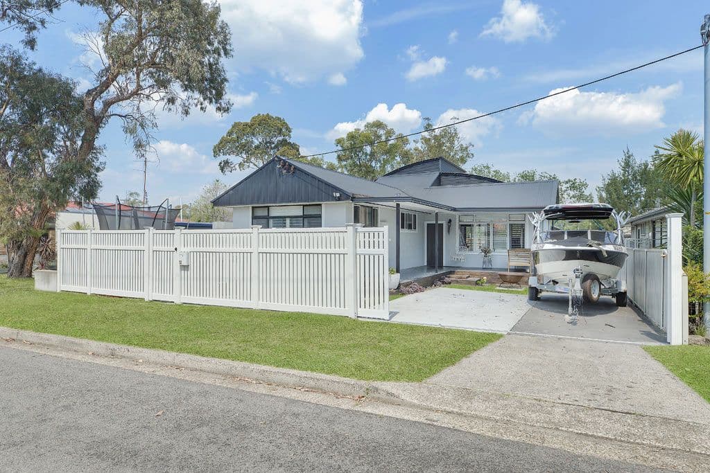 52 Bell Street, Speers Point - Image 1