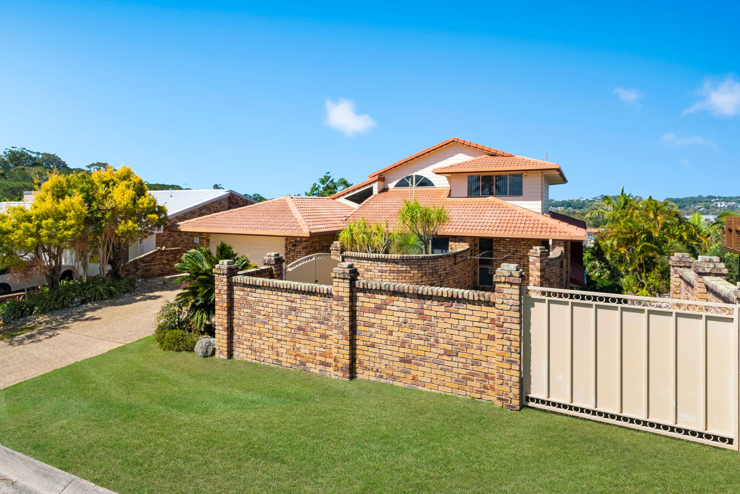 16 Doubleview Drive, Elanora QLD 4221, Elanora - Thumbnail 3