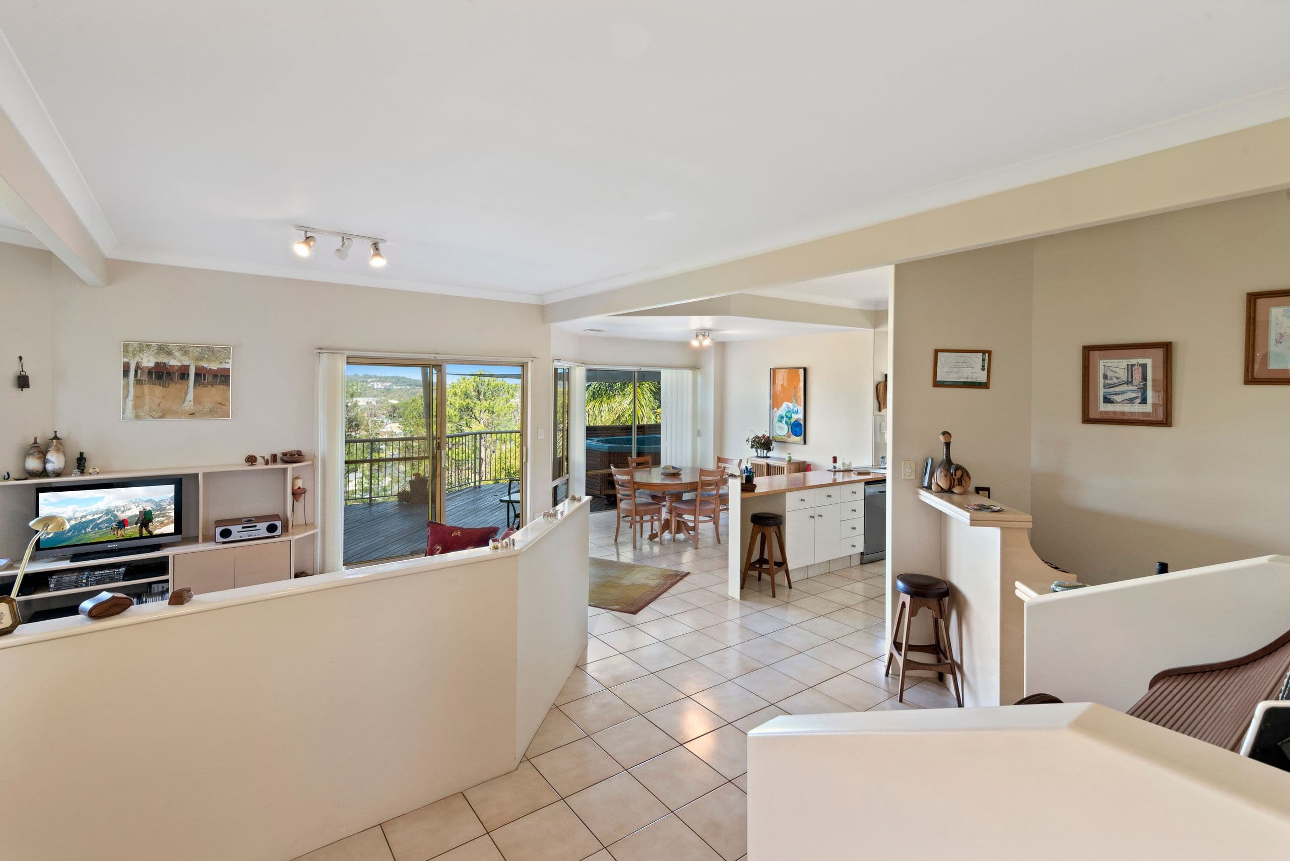 16 Doubleview Drive, Elanora QLD 4221, Elanora - Thumbnail 8