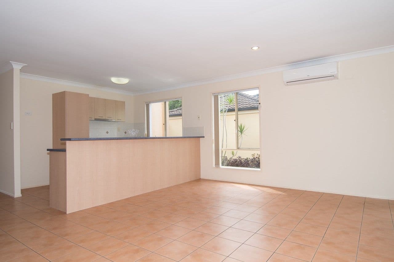 79 Christina Ryan Way, Arundel QLD 4214, Arundel - Thumbnail 3