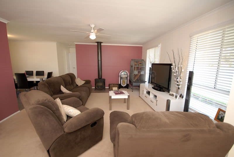 4 Coronation Avenue, BRAIDWOOD NSW 2622, Braidwood - Image 1