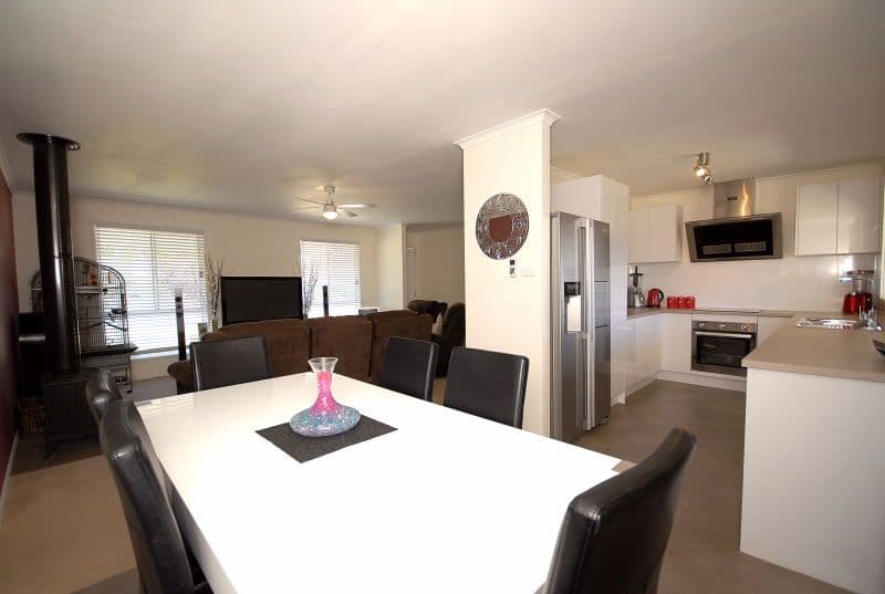 4 Coronation Avenue, BRAIDWOOD NSW 2622, Braidwood - Thumbnail 3