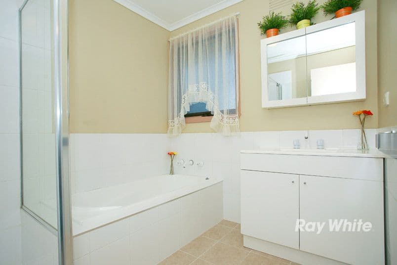 12 Stephens Close, ENDEAVOUR HILLS VIC 3802, Endeavour Hills - Thumbnail 4