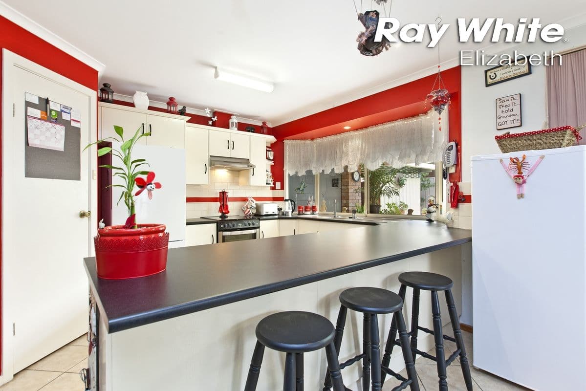 2 Spaxton Crescent, Craigmore SA 5114, Craigmore - Thumbnail 4