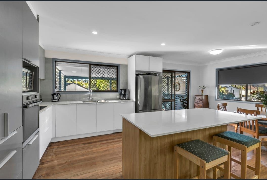 396 Cliveden Avenue, Corinda QLD 4075, Corinda - Thumbnail 4