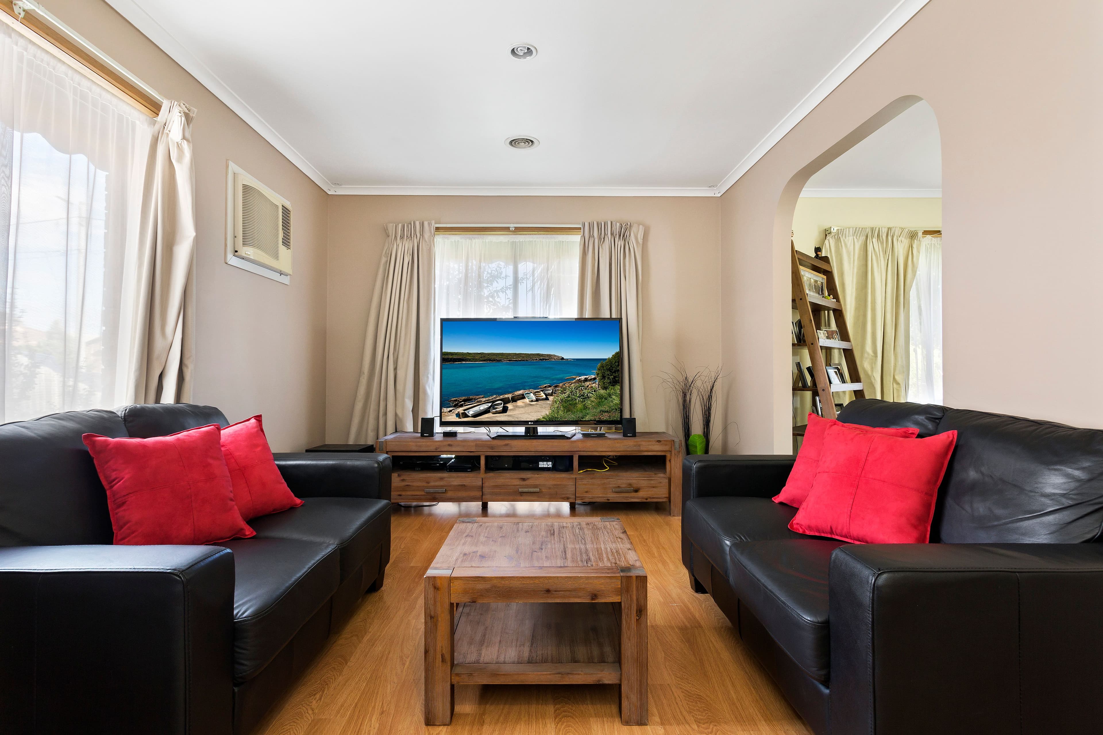 12 Bronsdon Court, Mill Park VIC 3082, Mill Park - Thumbnail 2