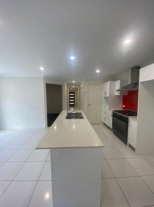 19 Sandover Circuit, Holmview QLD 4207, Holmview - Thumbnail 3