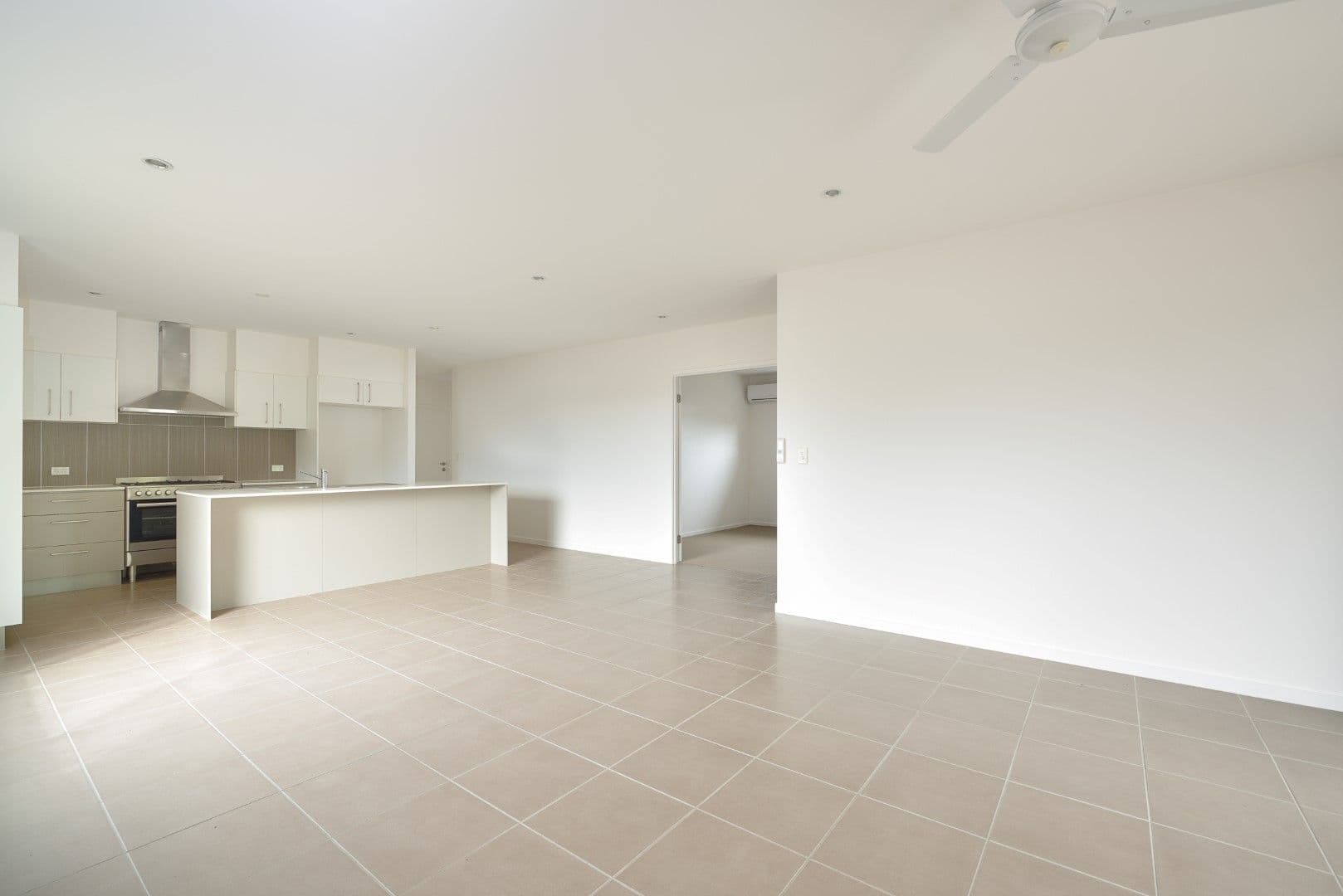 7 Orchard Drive, Kirkwood QLD 4680, Kirkwood - Thumbnail 2
