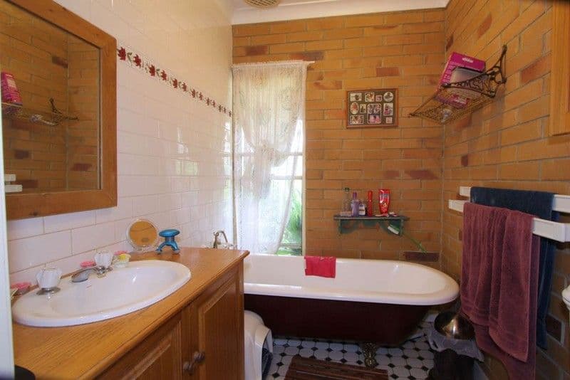 70 Cummins Road, BRANYAN QLD 4670, Branyan - Thumbnail 3