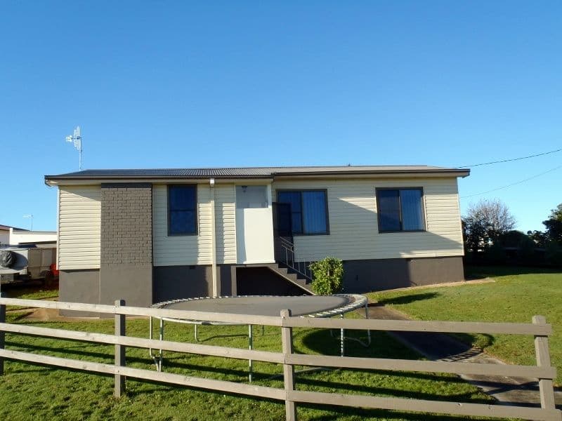 17 Gracie Crescent, BURNIE TAS 7320, Burnie - Thumbnail 2