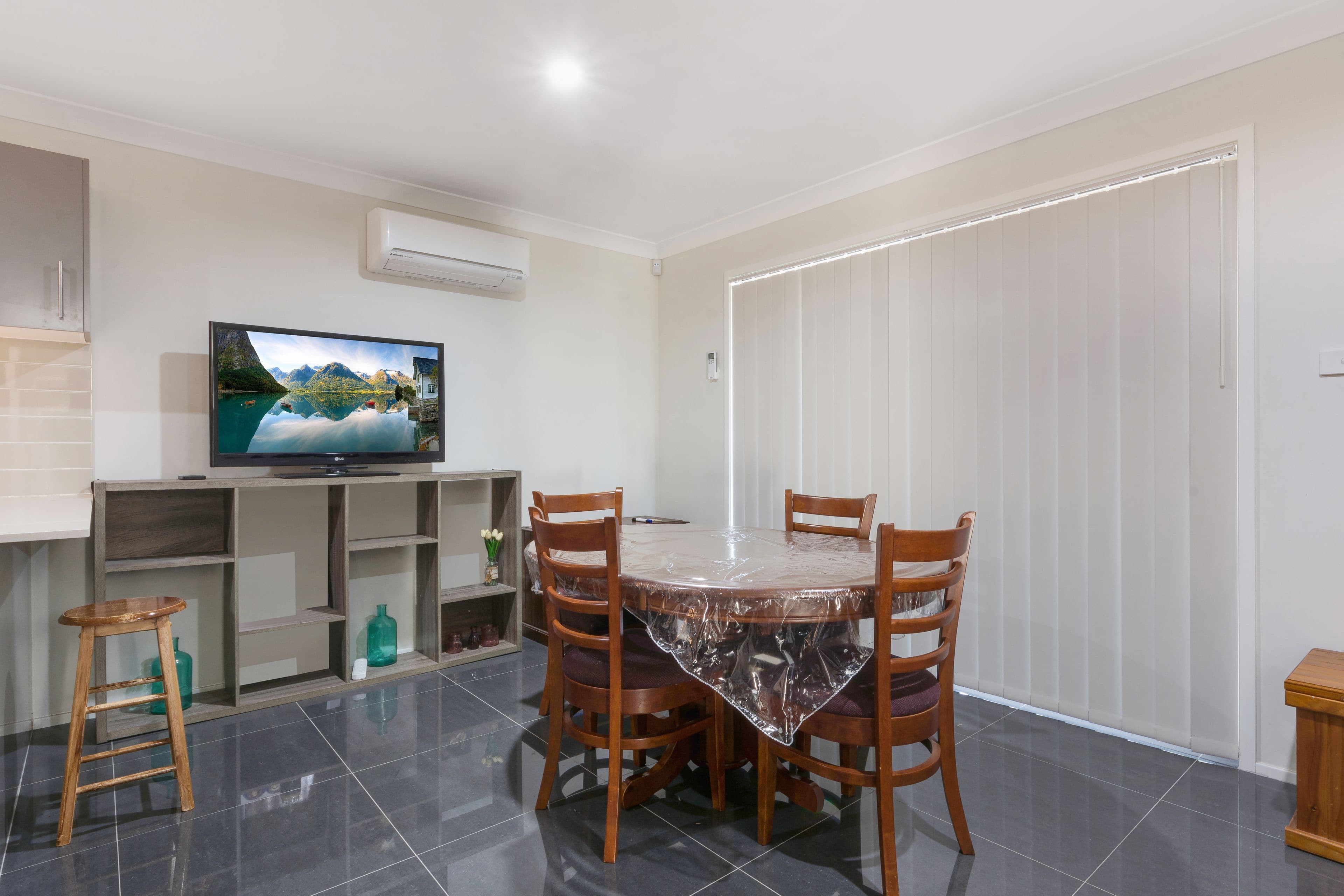 81 Cumberland Road, Ingleburn - Thumbnail 4