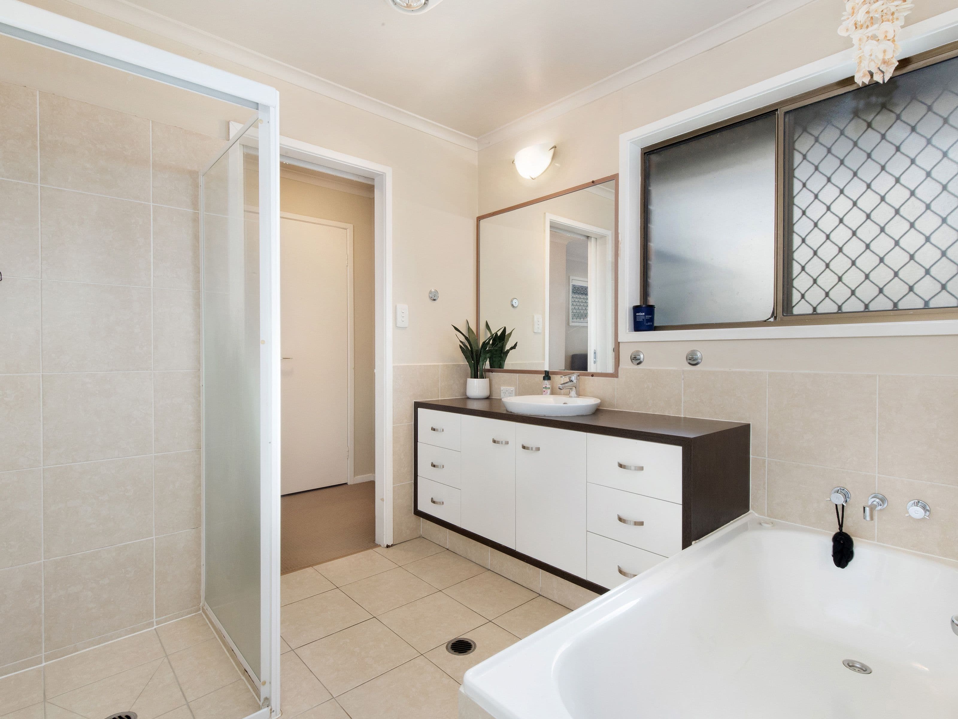 15 Wolvi Place, Helensvale QLD 4212, Helensvale - Thumbnail 2