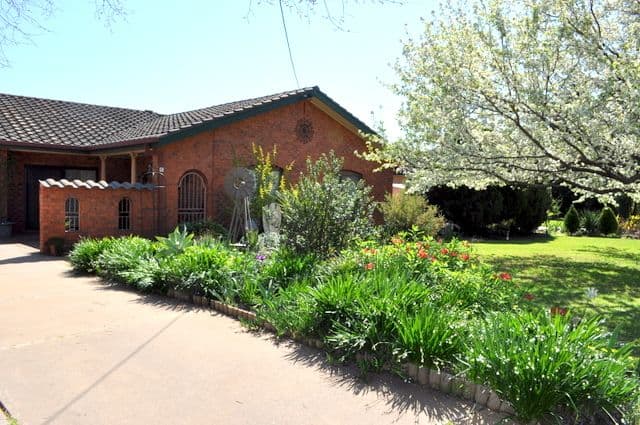 40 Balmoral Crescent, LAKE ALBERT NSW 2650, Lake Albert - Thumbnail 2