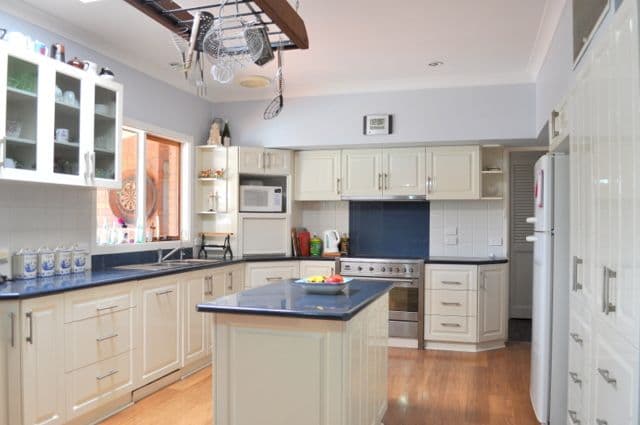 40 Balmoral Crescent, LAKE ALBERT NSW 2650, Lake Albert - Thumbnail 4