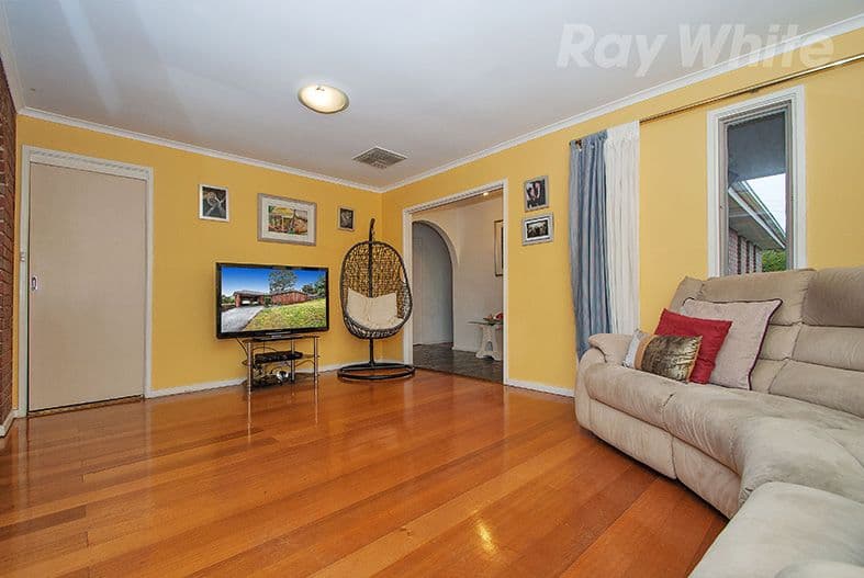 4 ARKARRA Court, Mooroolbark VIC 3138, Mooroolbark - Thumbnail 2