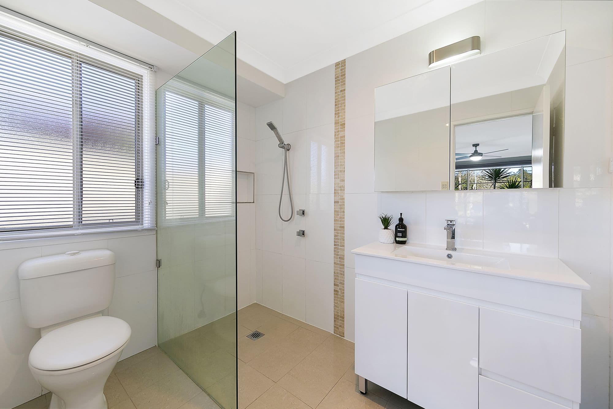15 Lorraine Avenue, Berkeley Vale - Thumbnail 8